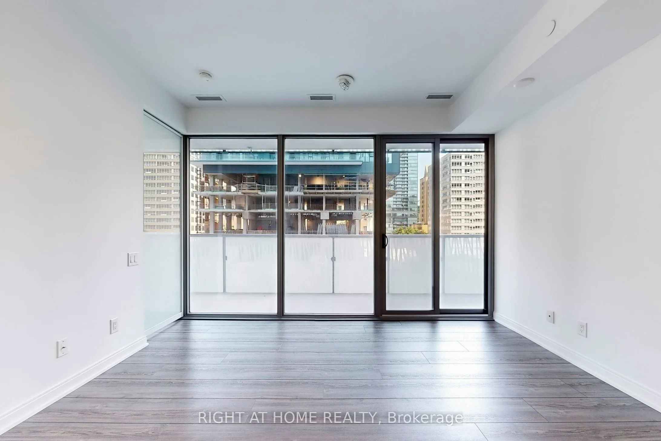 50 Charles Street E, #401