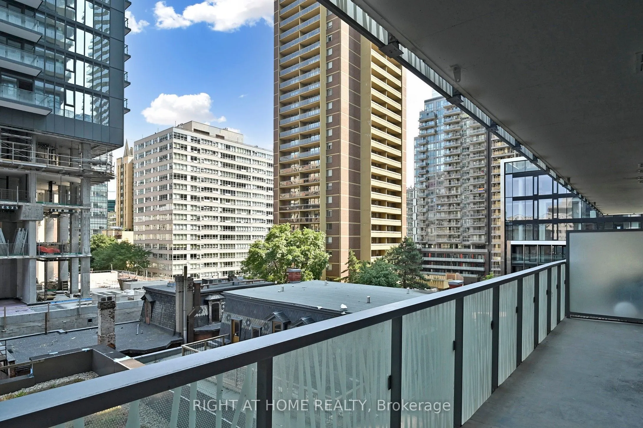 50 Charles Street E, #401