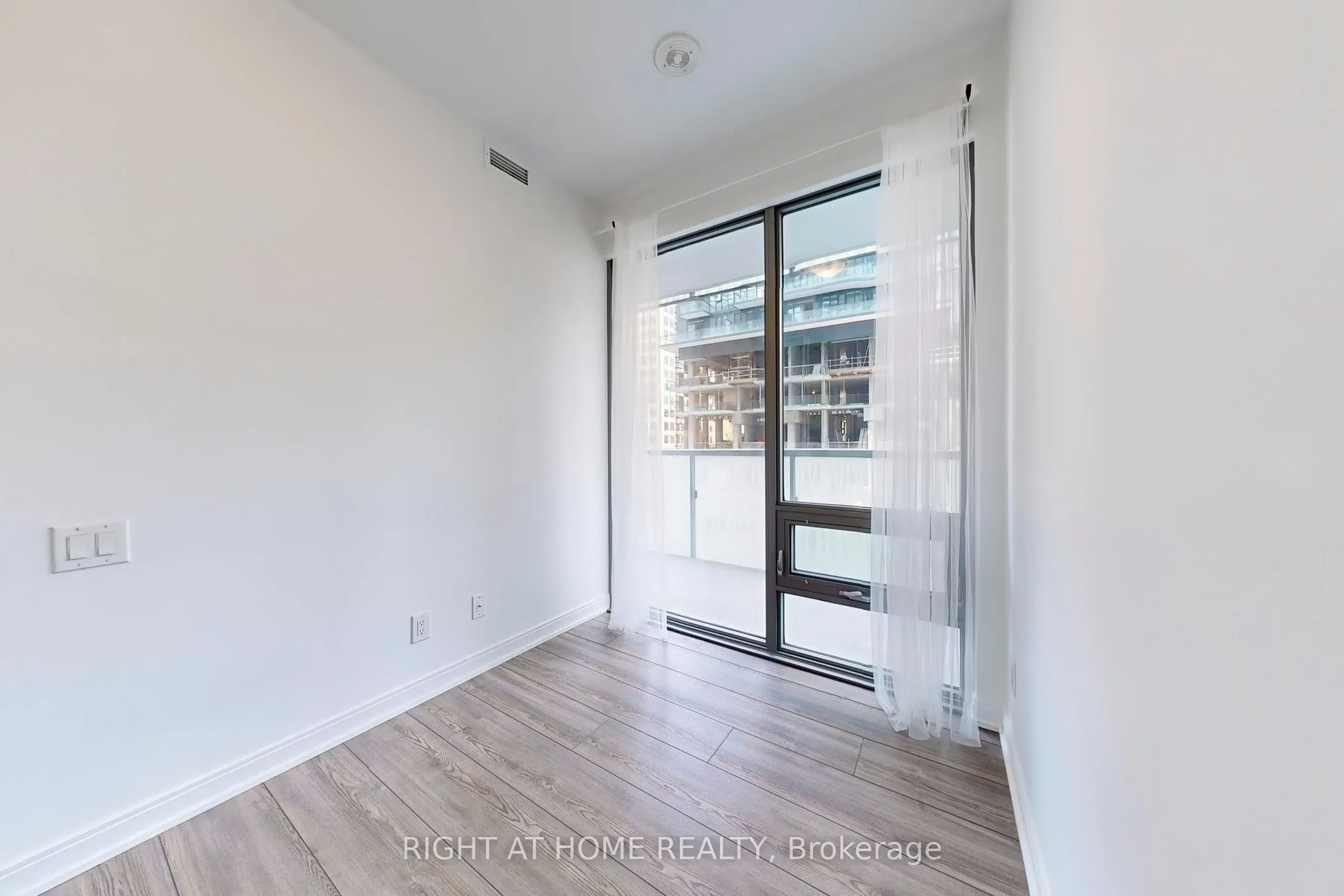 50 Charles Street E, #401