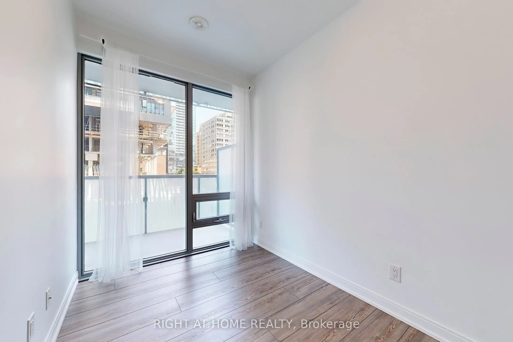50 Charles Street E, #401