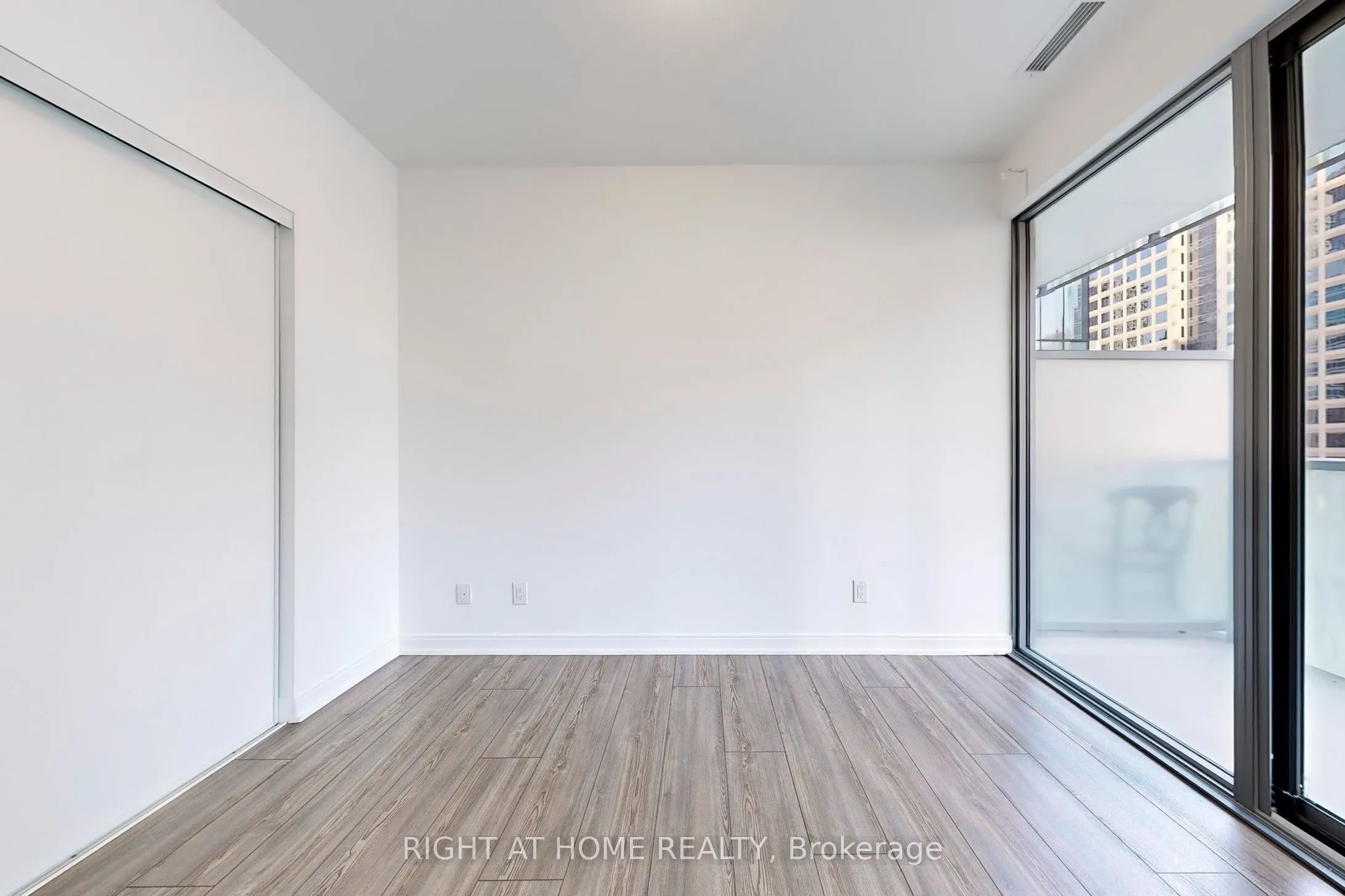 50 Charles Street E, #401