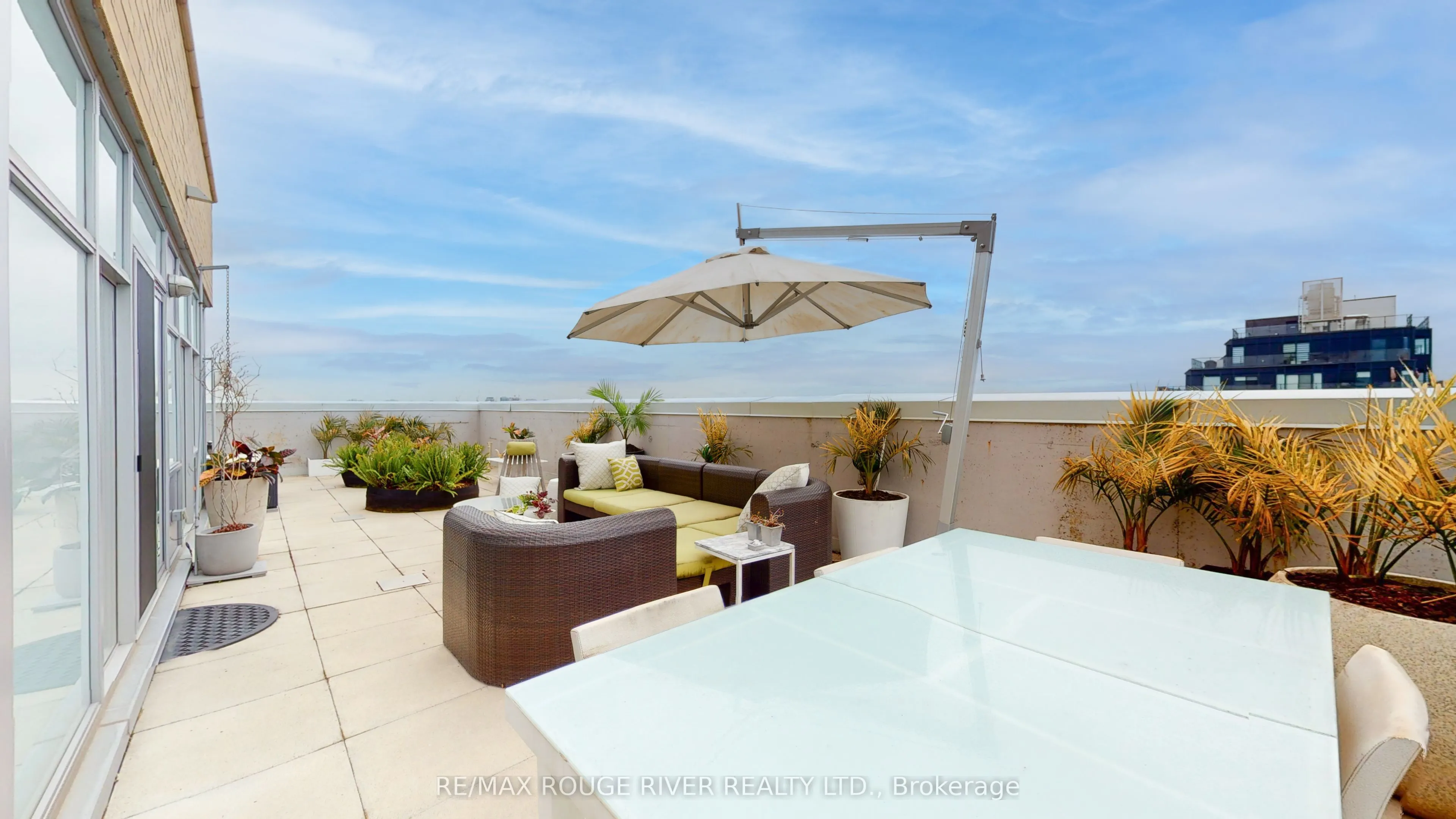 701 Sheppard Avenue W, #702