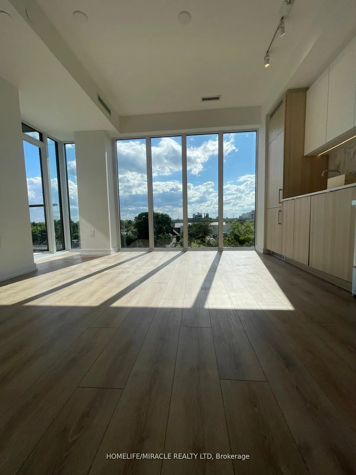 500 Dupont Street, #505
