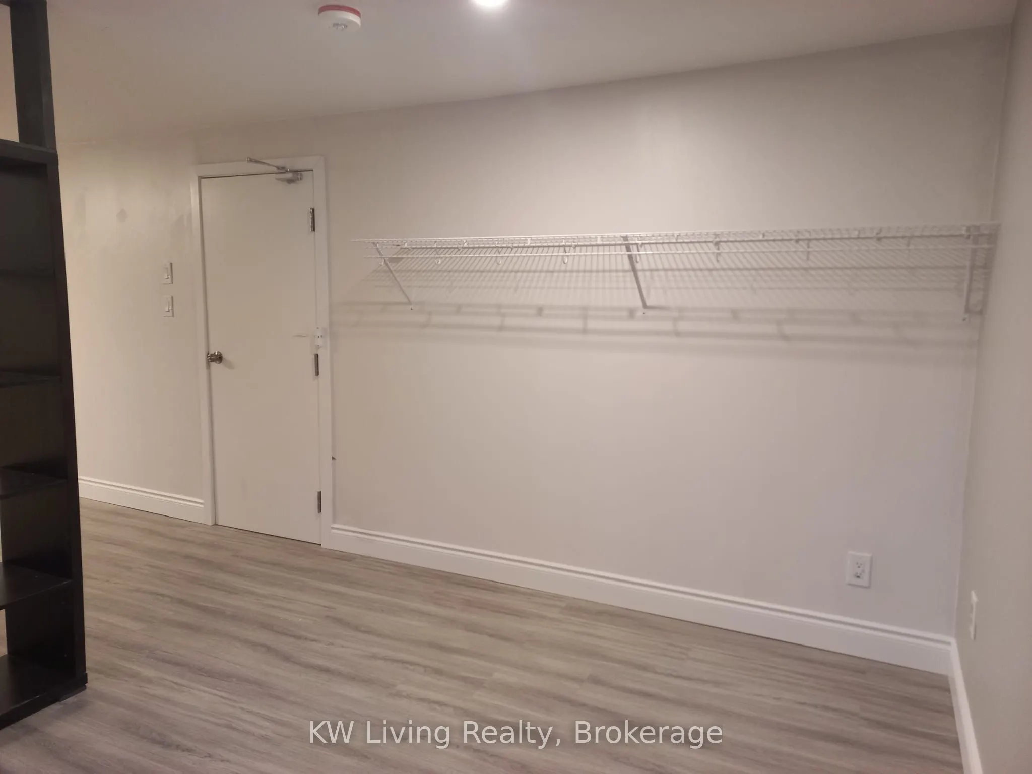 8 Clareville Crescent, #Lower