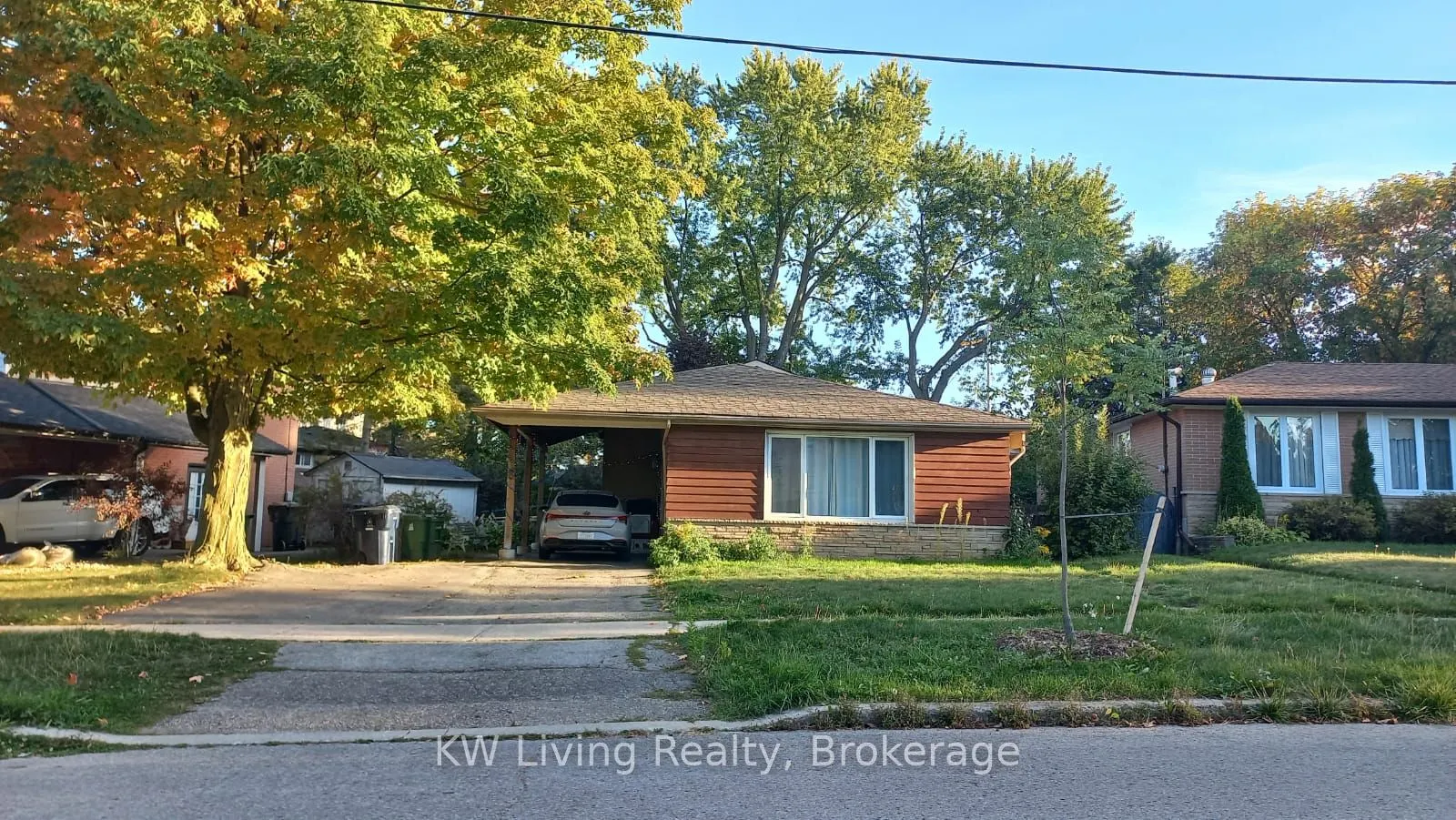 8 Clareville Crescent, #Lower