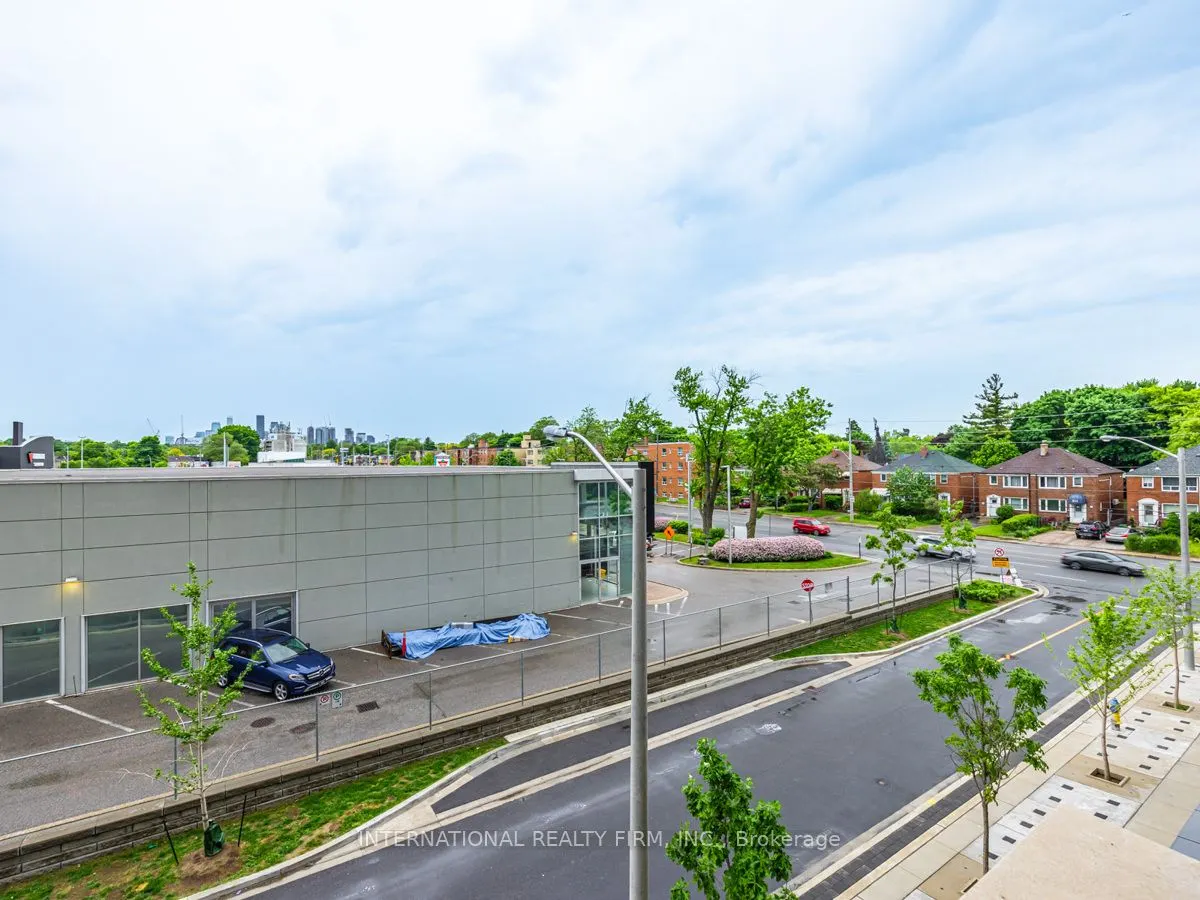 33 Frederick Todd Way W, #210
