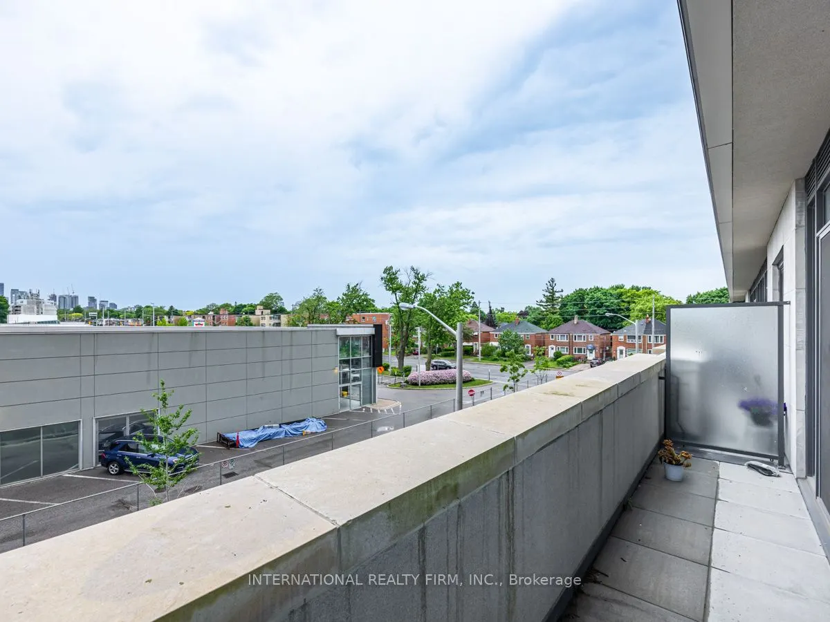 33 Frederick Todd Way W, #210
