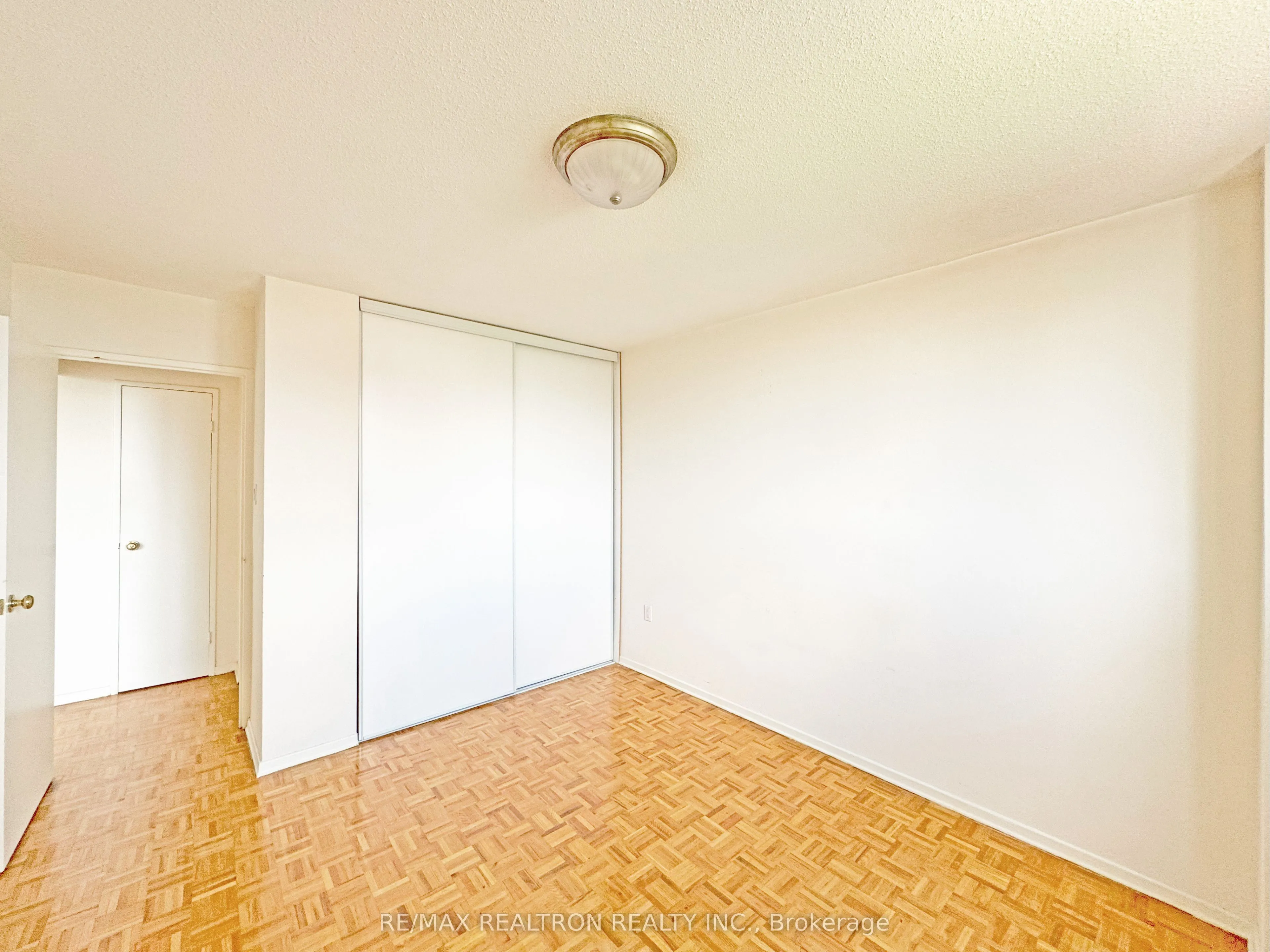 1500 Bathurst Street, #802