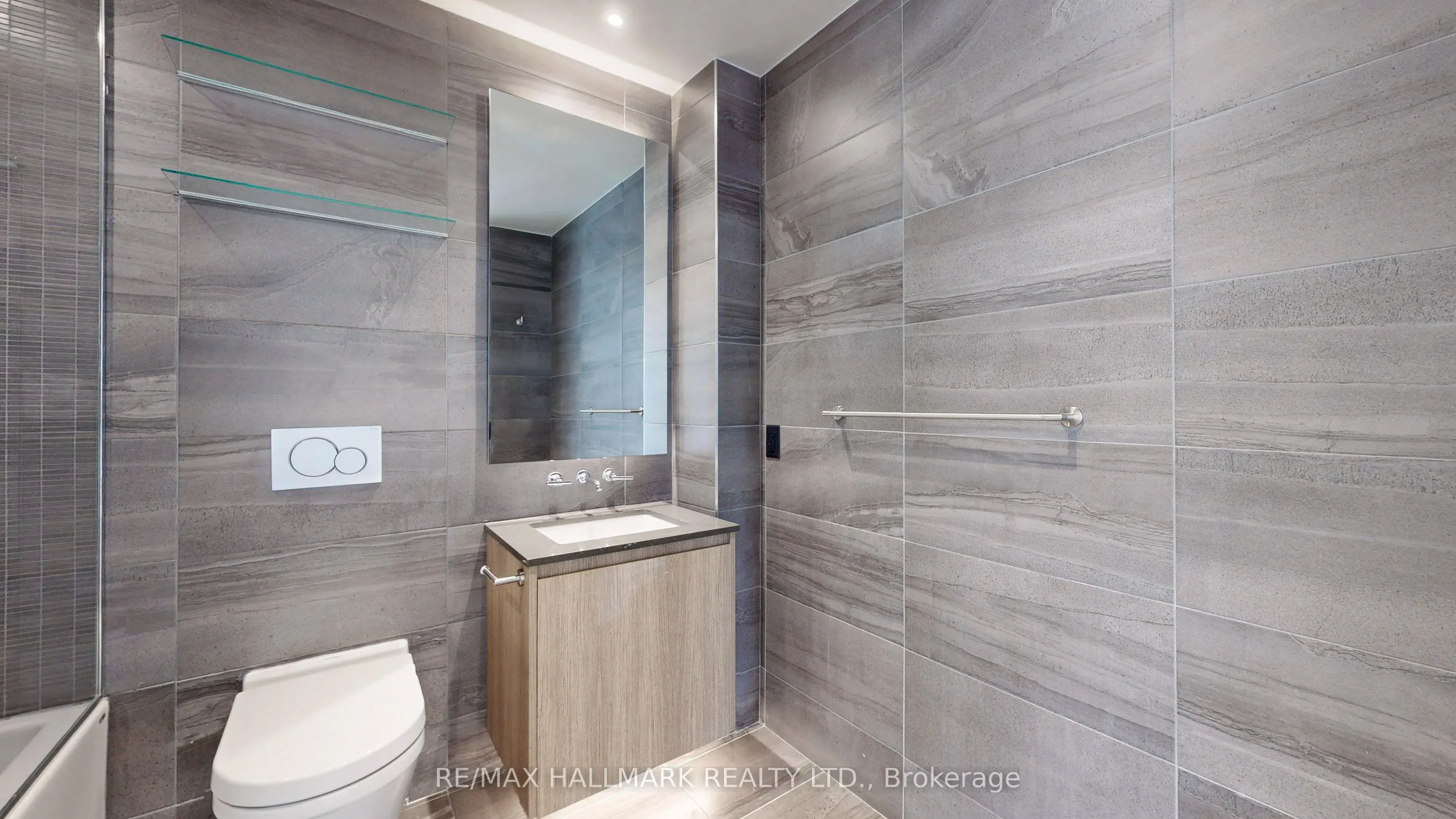81 Wellesley Street E, #1704