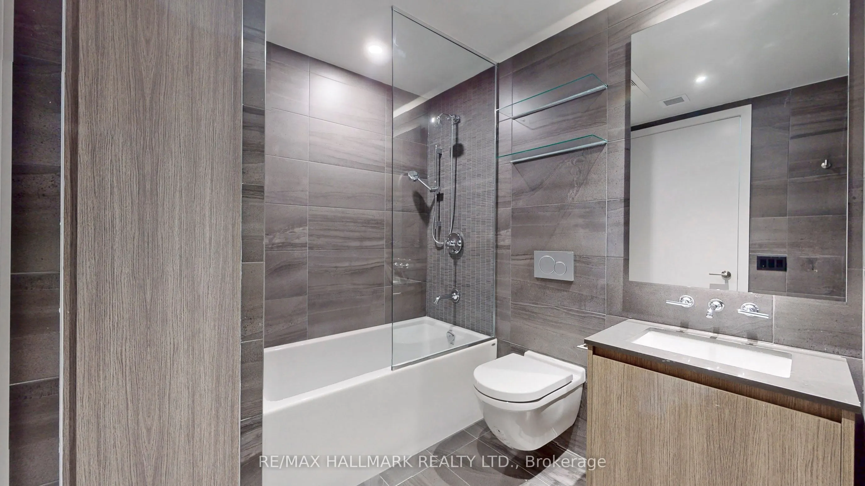 81 Wellesley Street E, #1704