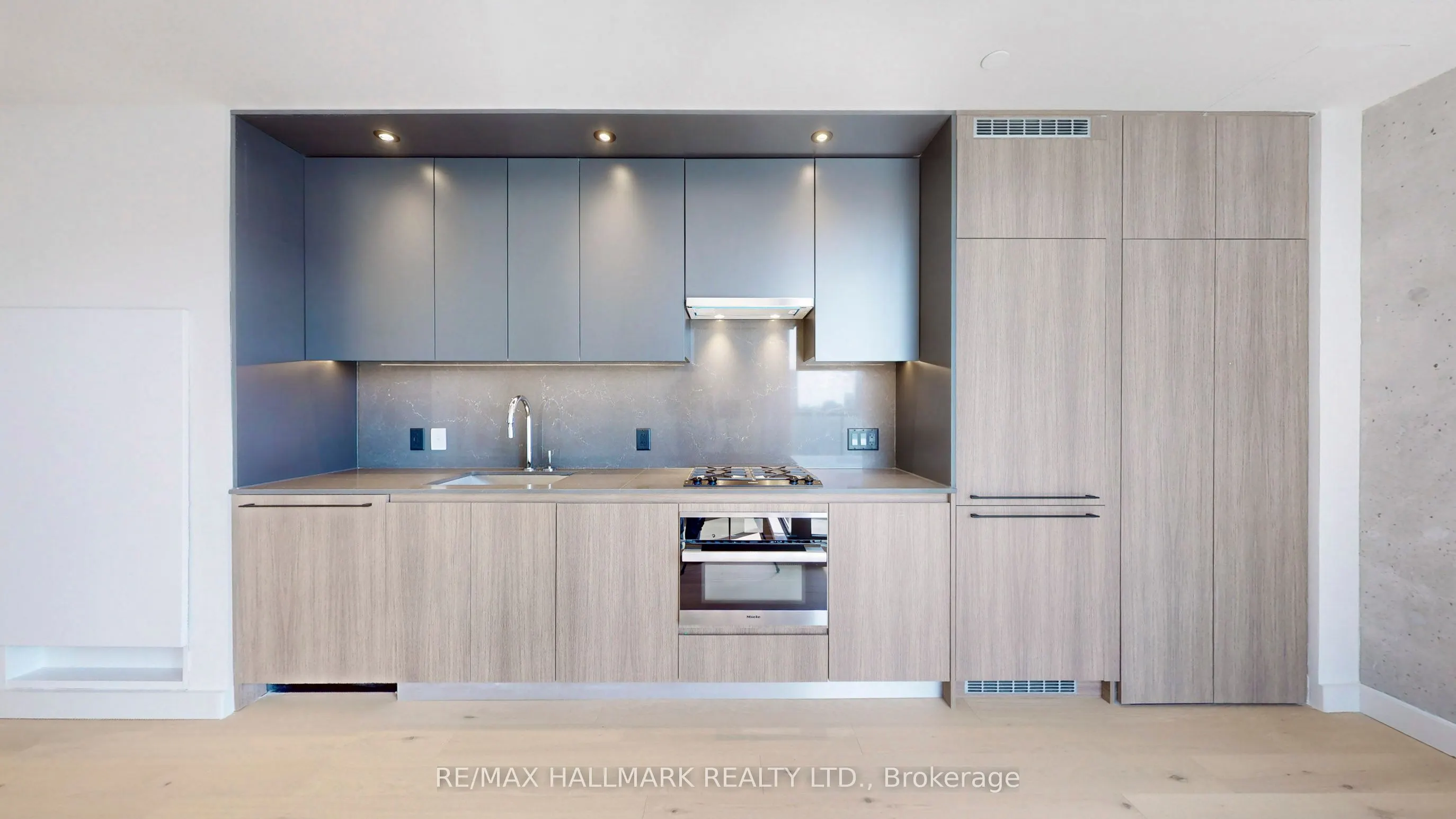 81 Wellesley Street E, #1704