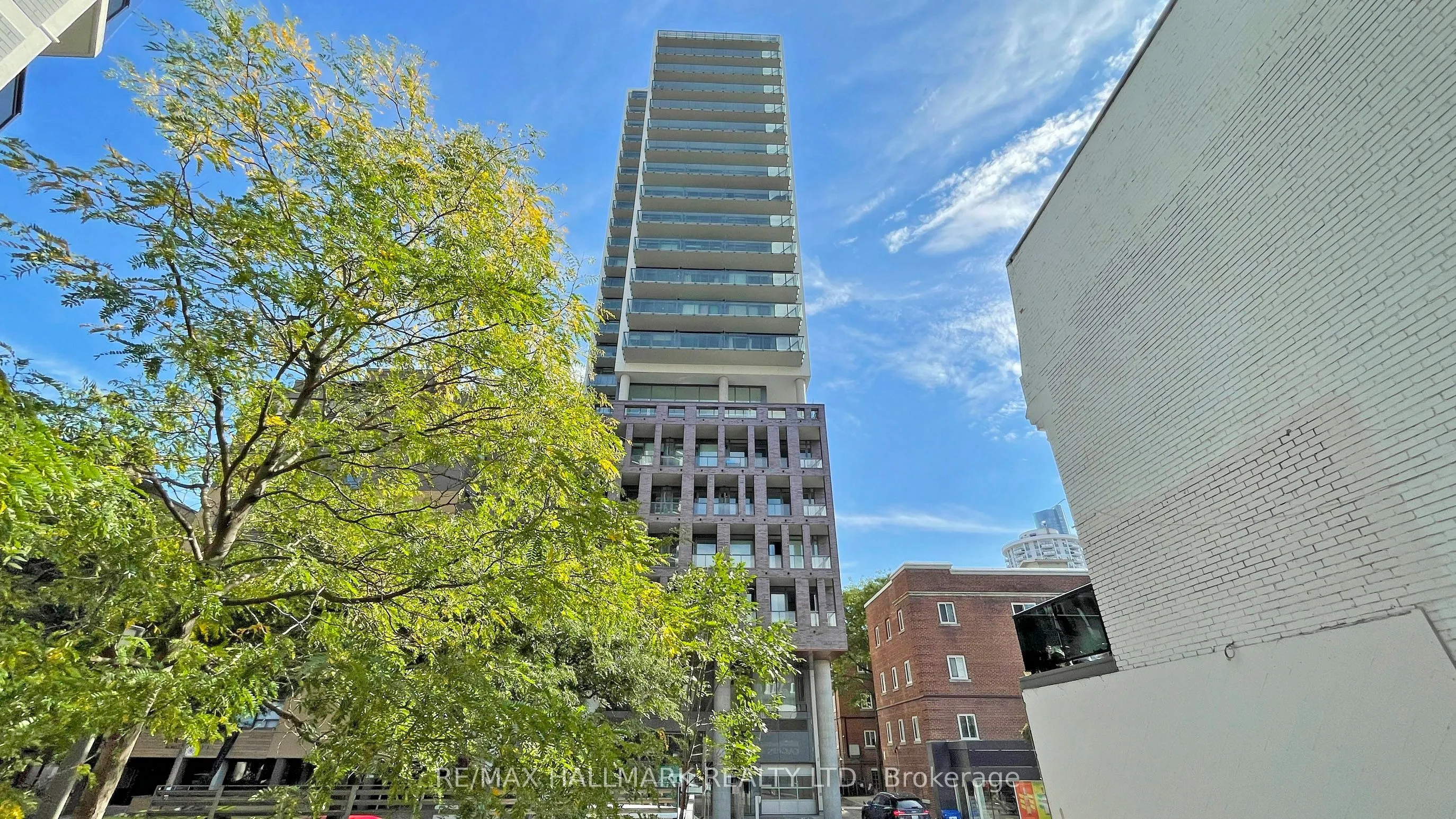81 Wellesley Street E, #1704