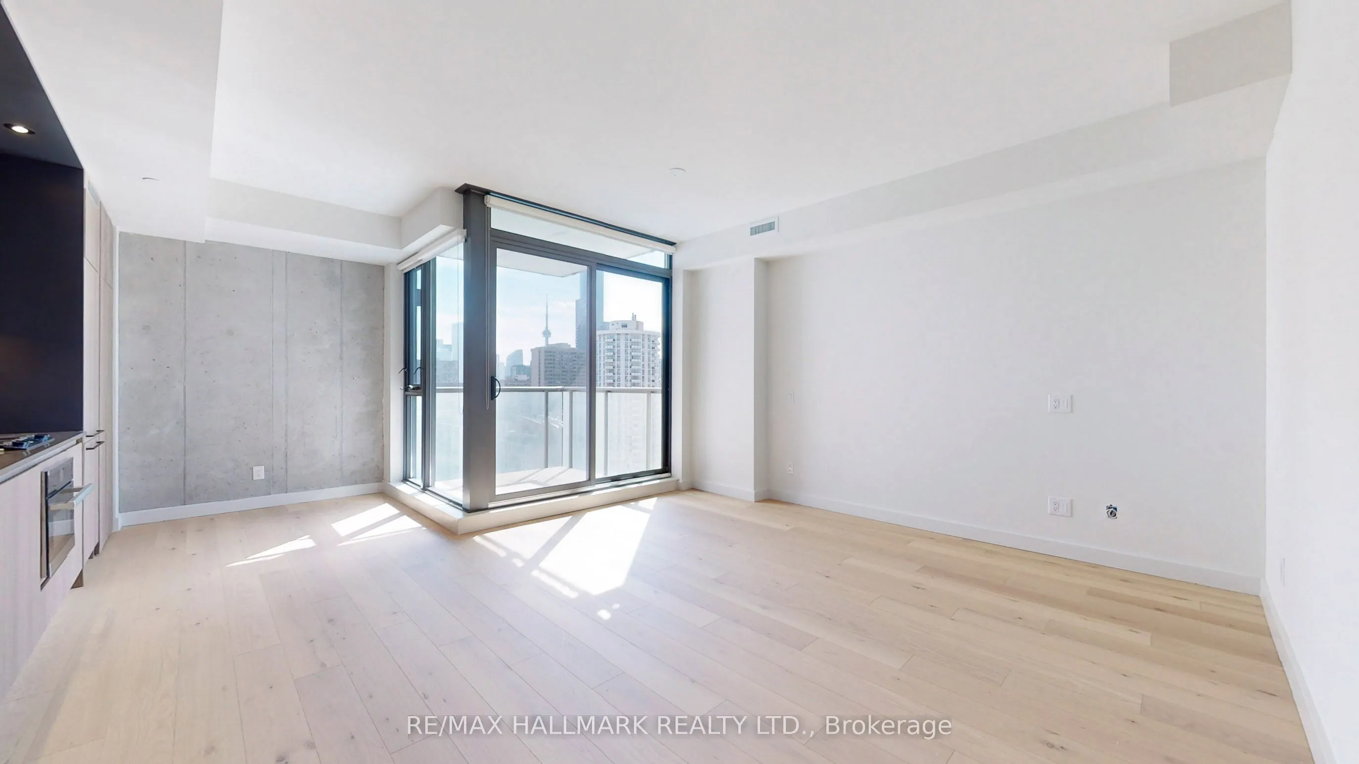 81 Wellesley Street E, #1704