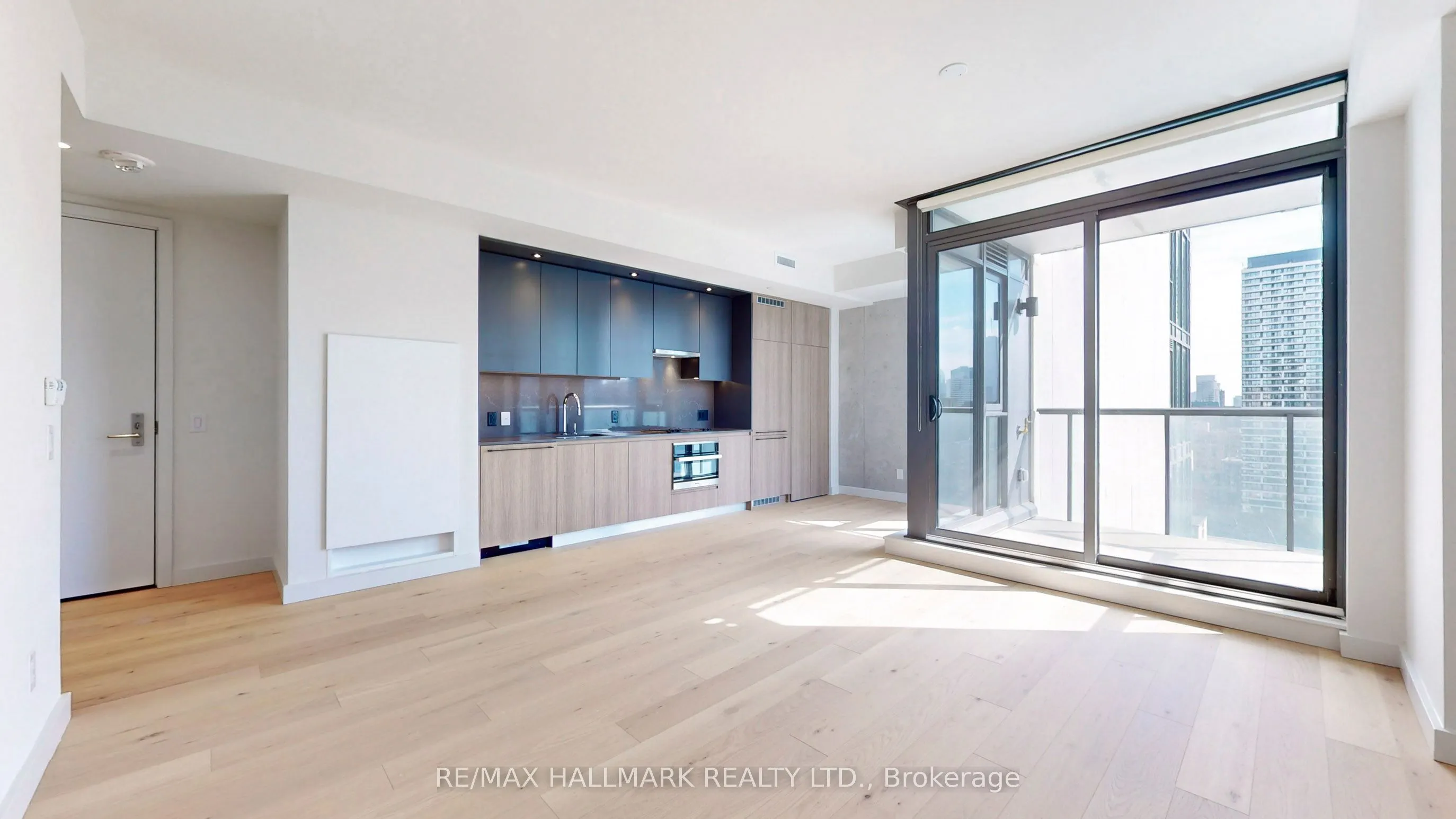 81 Wellesley Street E, #1704