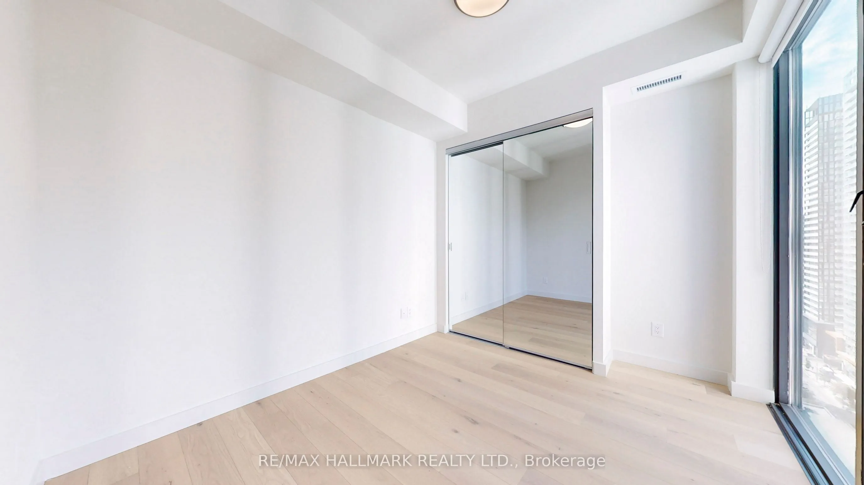81 Wellesley Street E, #1704