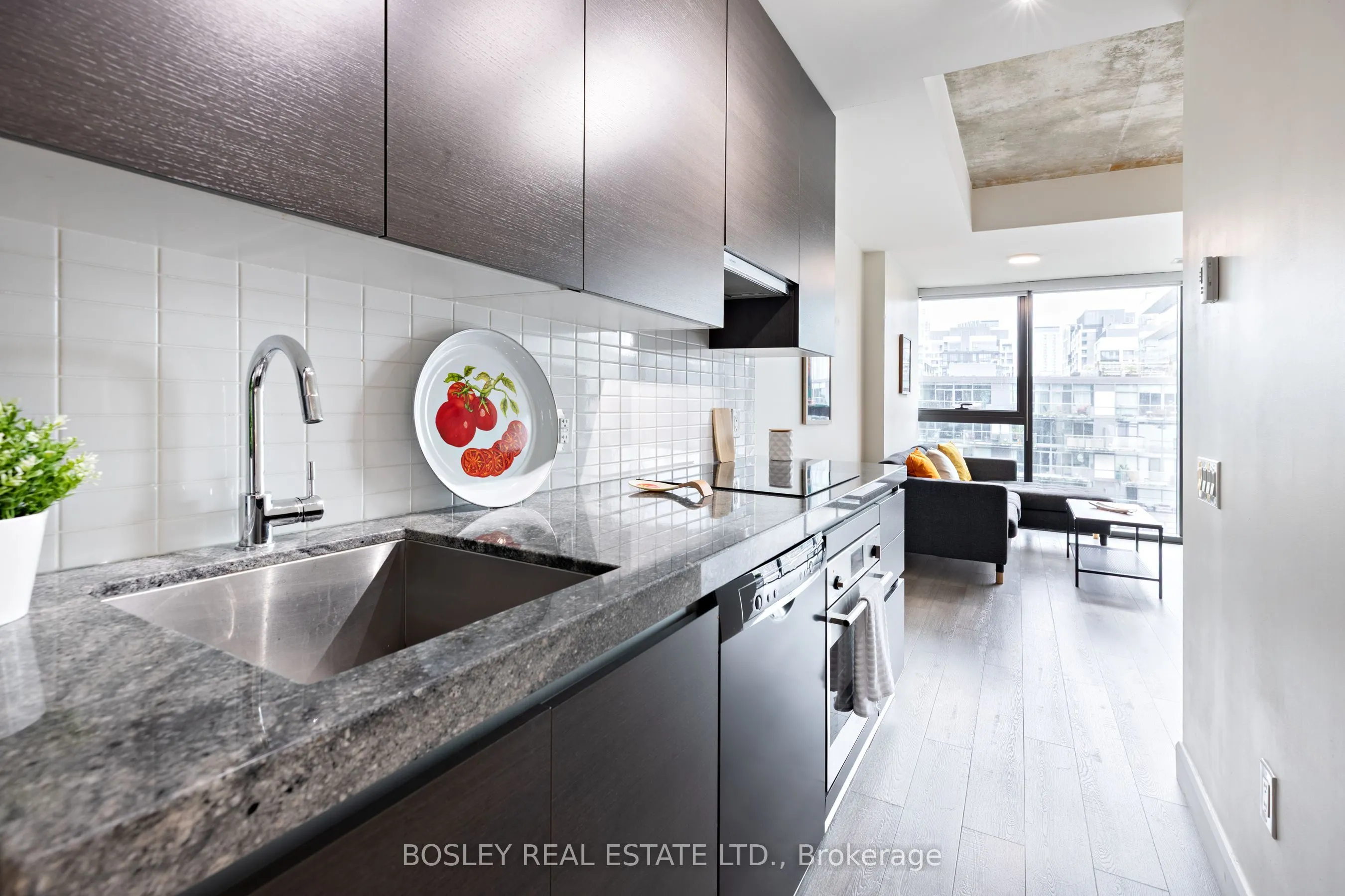 629 King Street W, #816