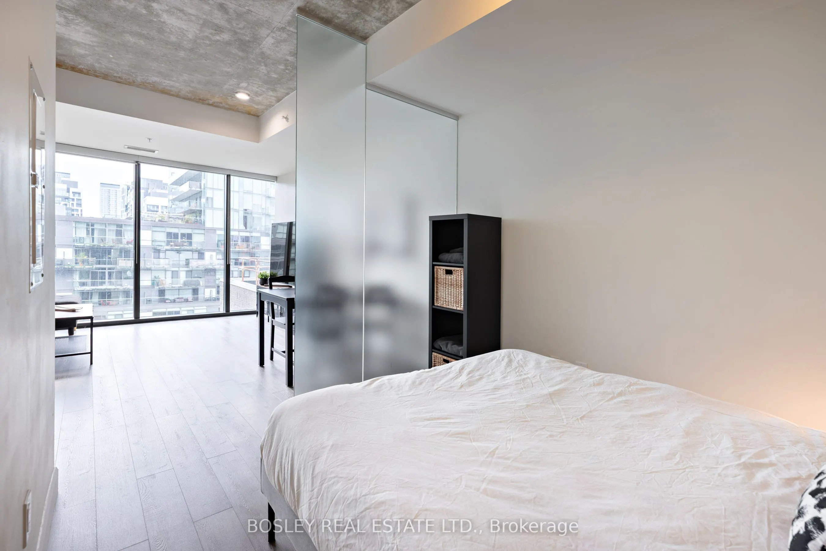 629 King Street W, #816