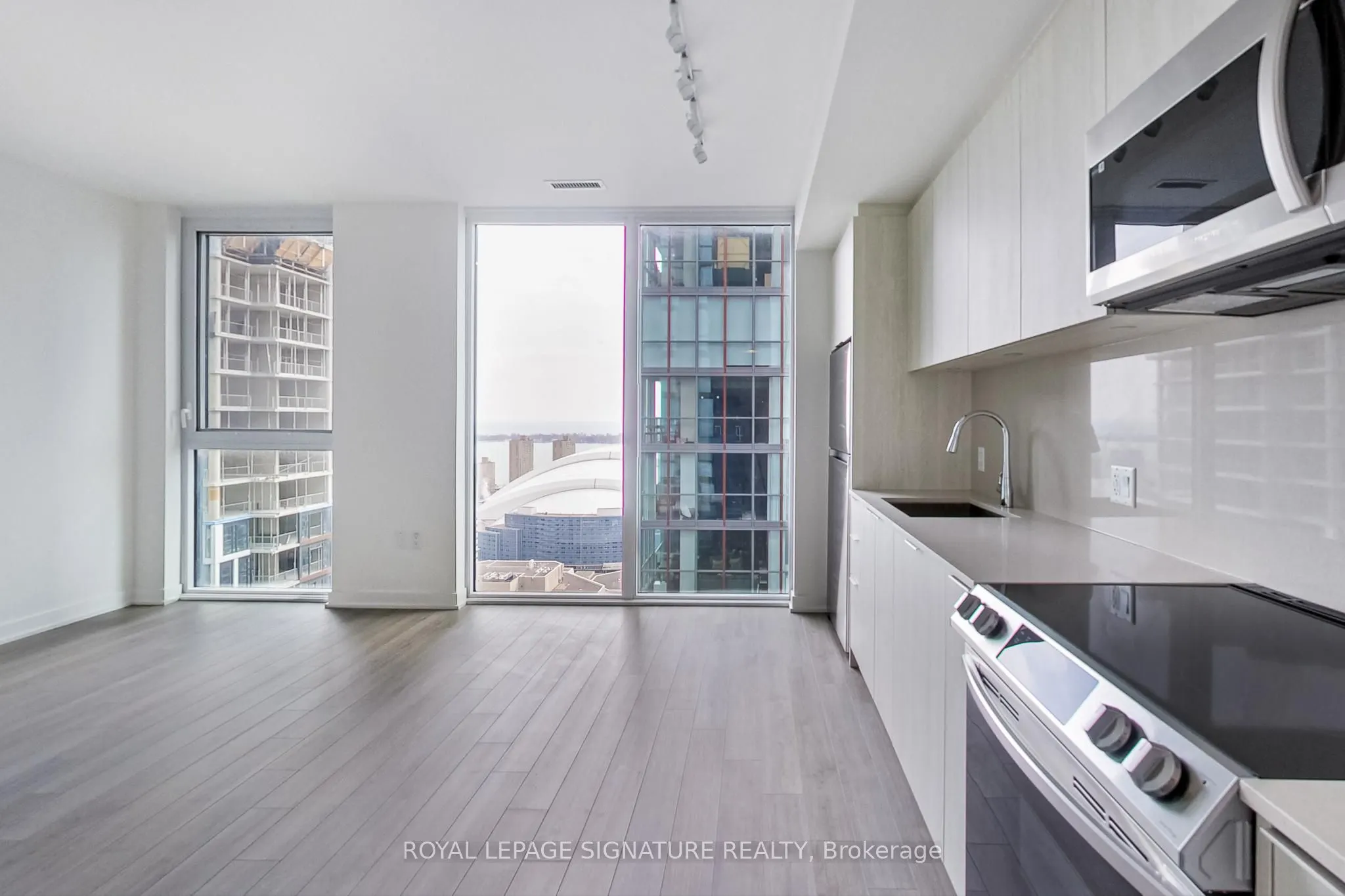 357 King Street W, #3408