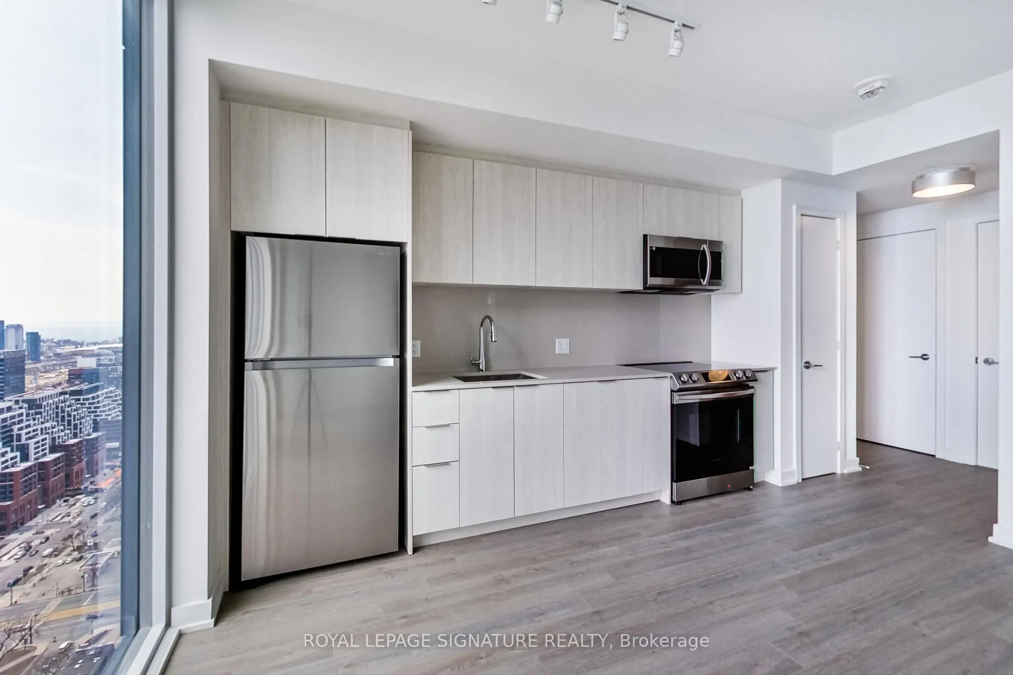 357 King Street W, #3408