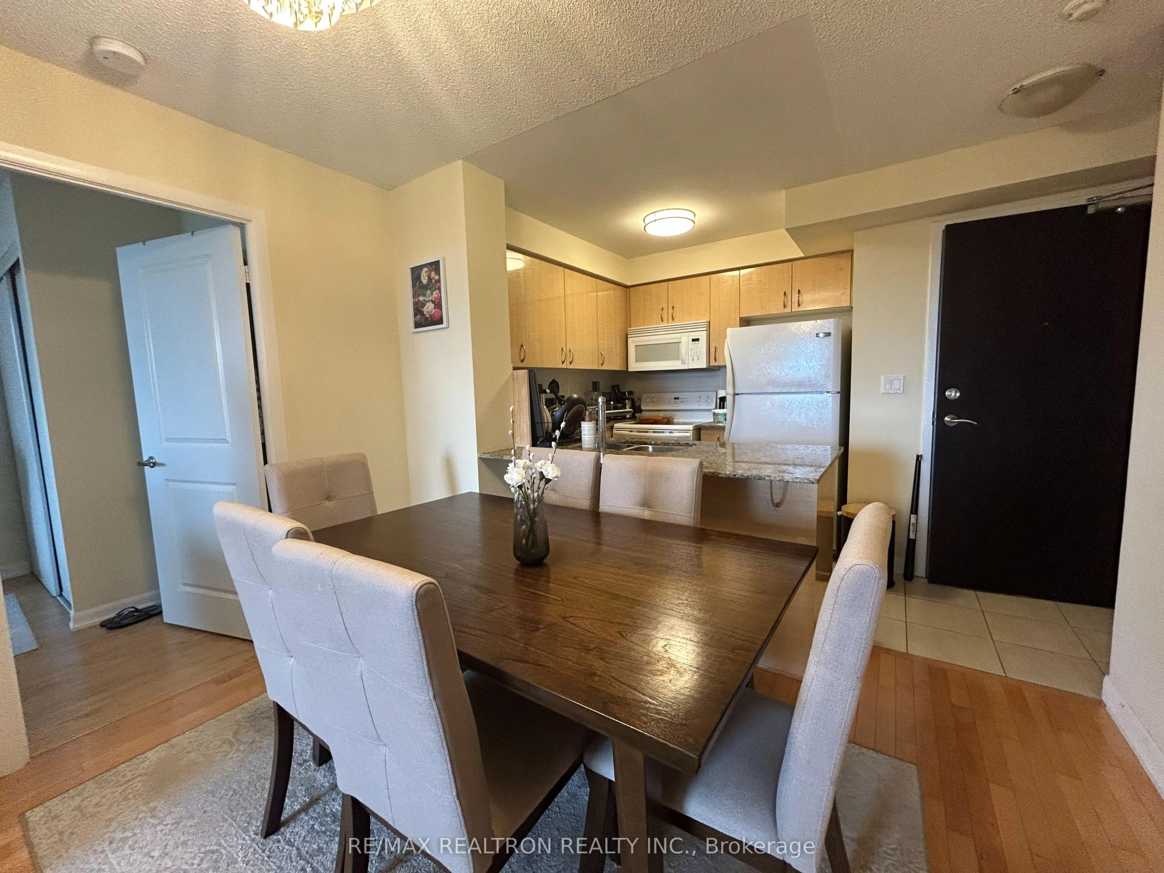 5791 Yonge Street, #908