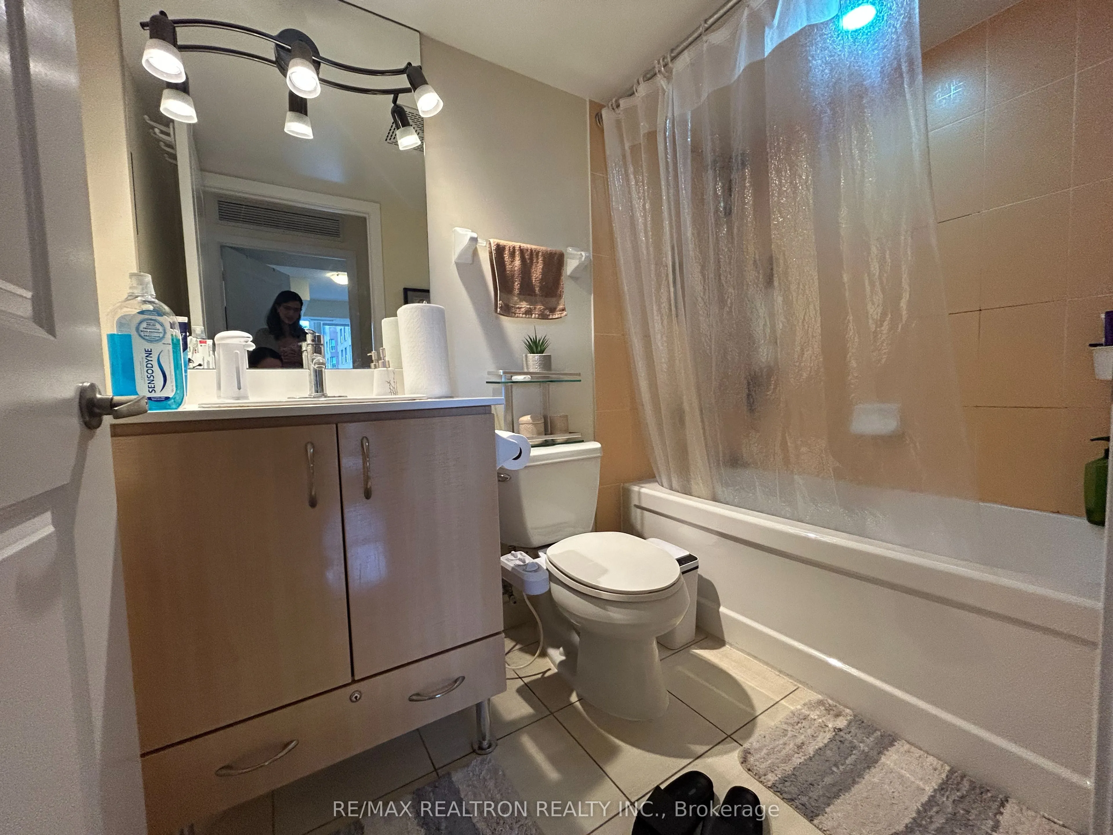 5791 Yonge Street, #908