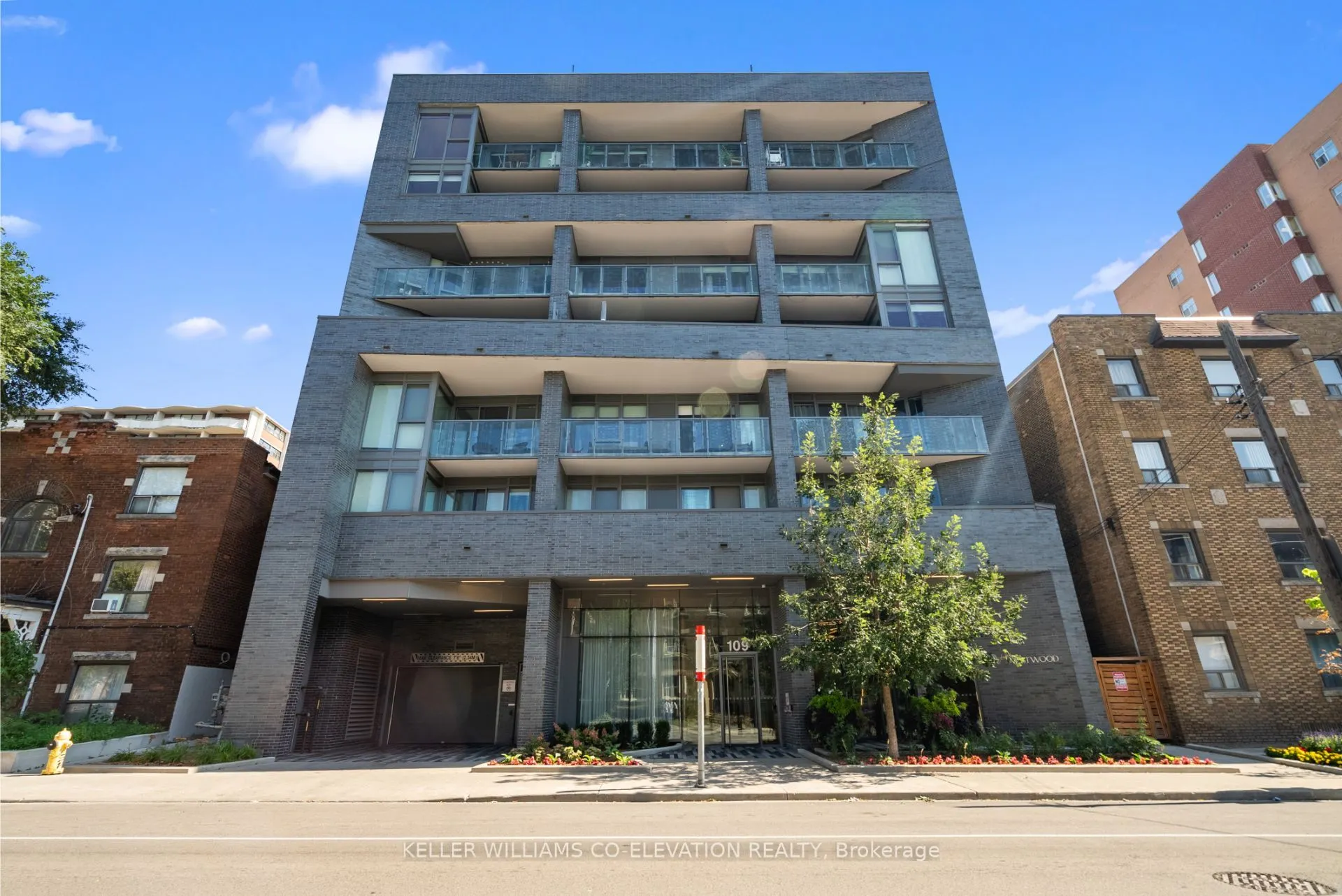 109 Vaughan Road, #206