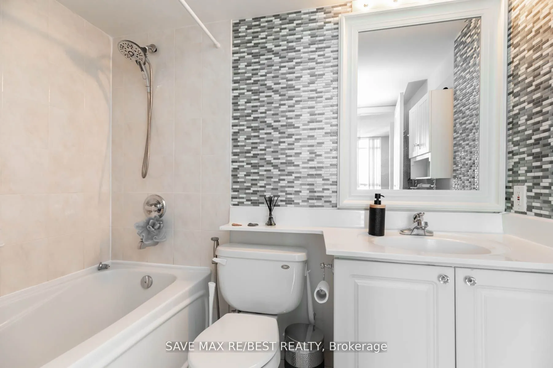35 Bales Avenue, #1116