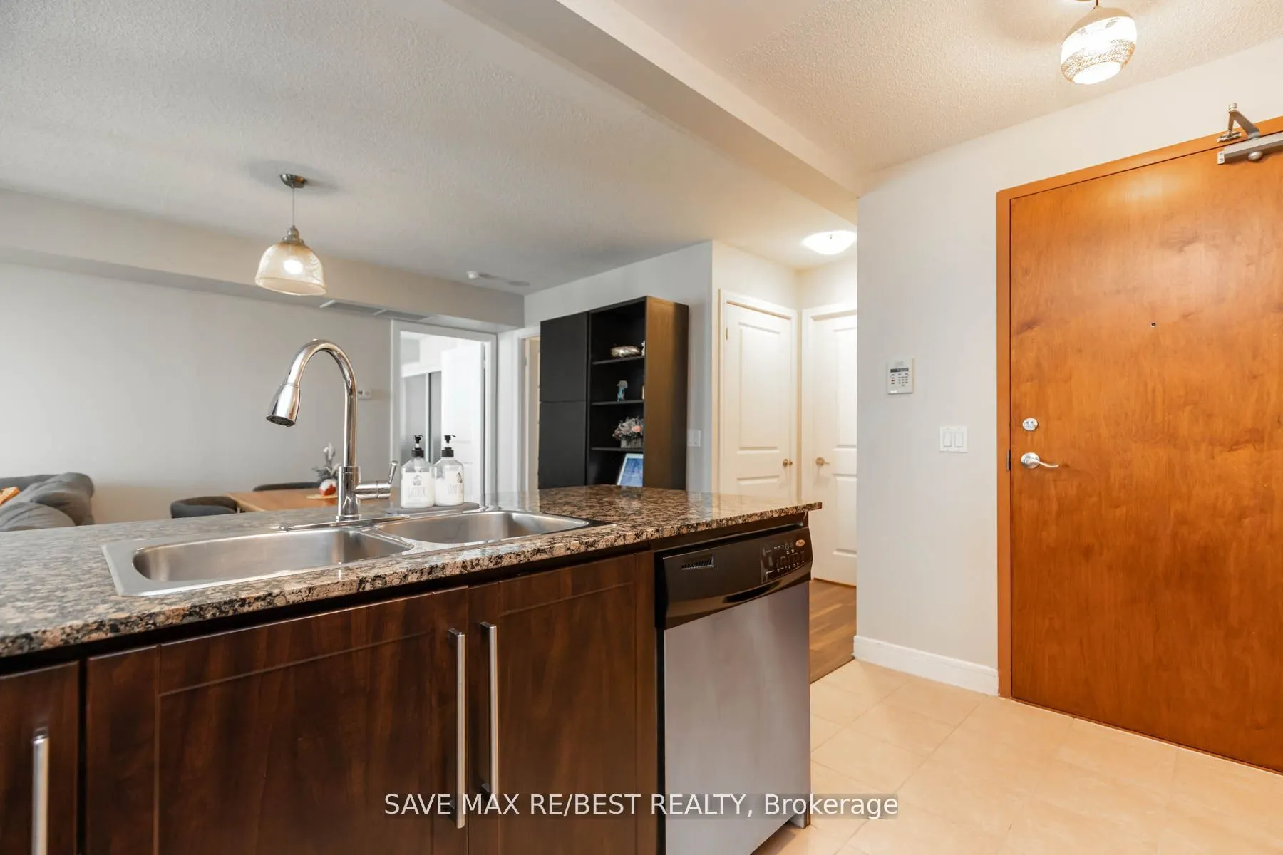 35 Bales Avenue, #1116