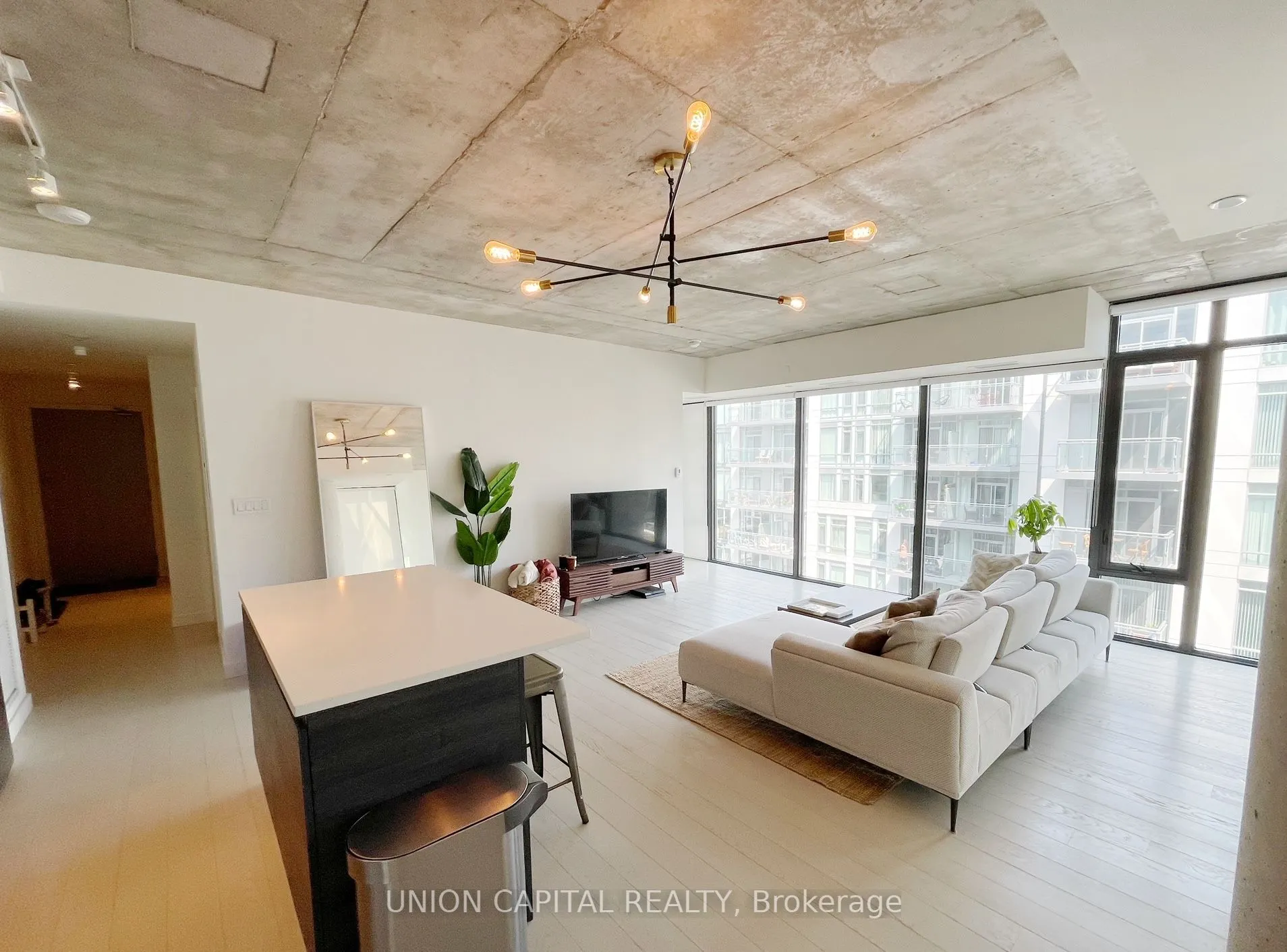 111 Bathurst Street, #1414