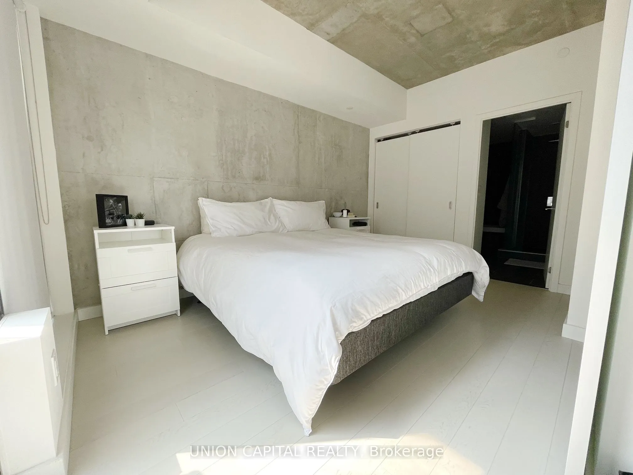 111 Bathurst Street, #1414