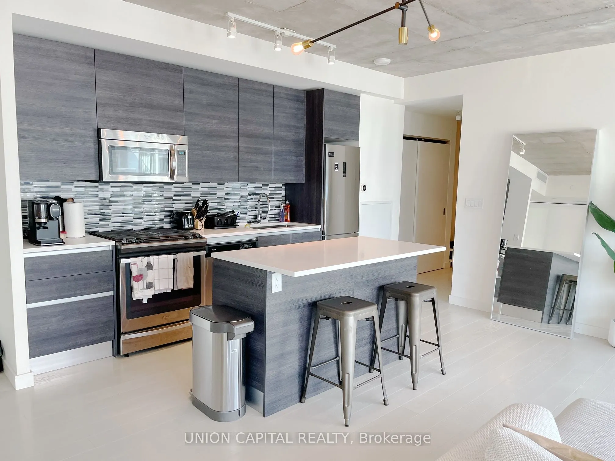 111 Bathurst Street, #1414