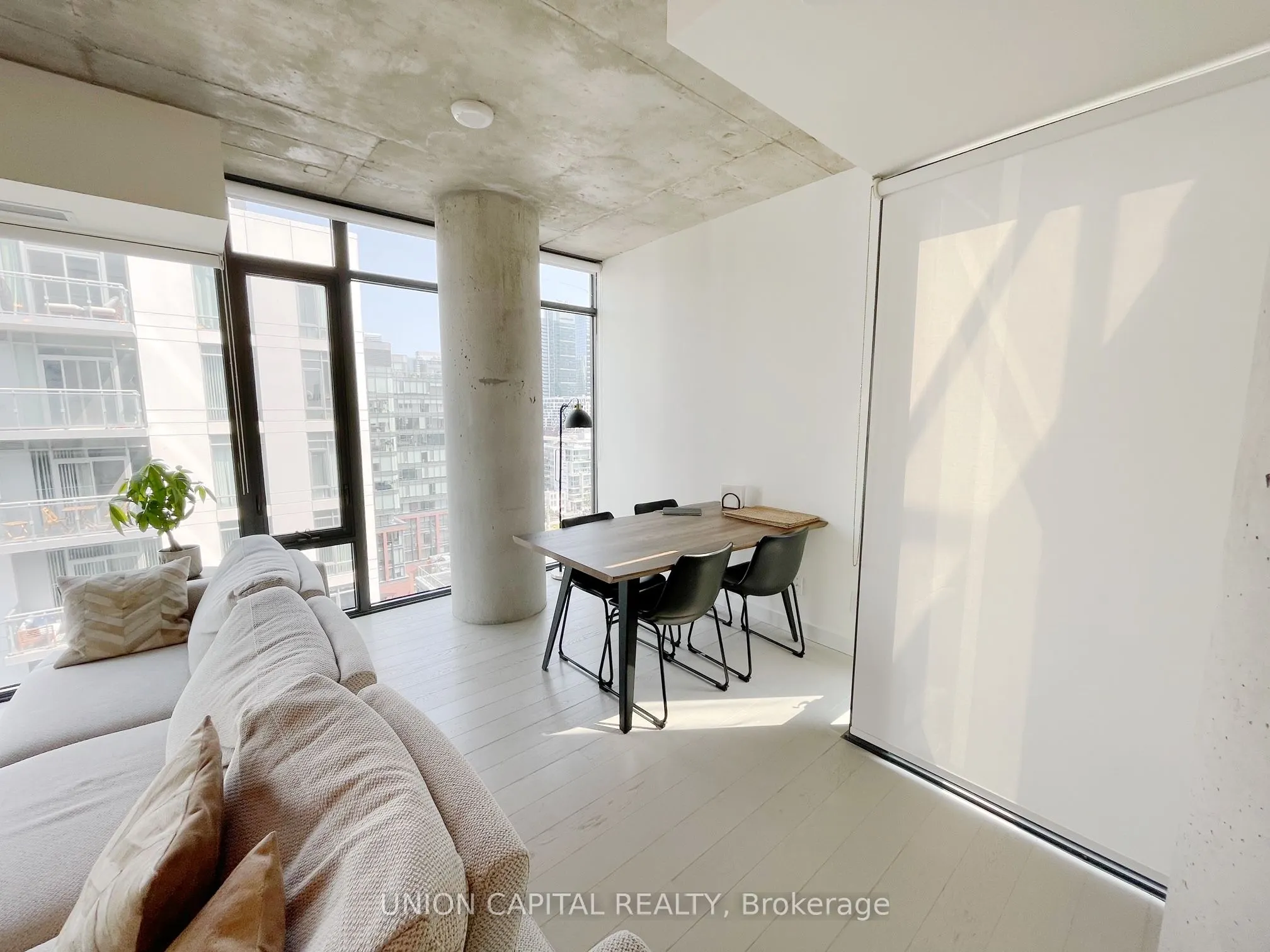 111 Bathurst Street, #1414