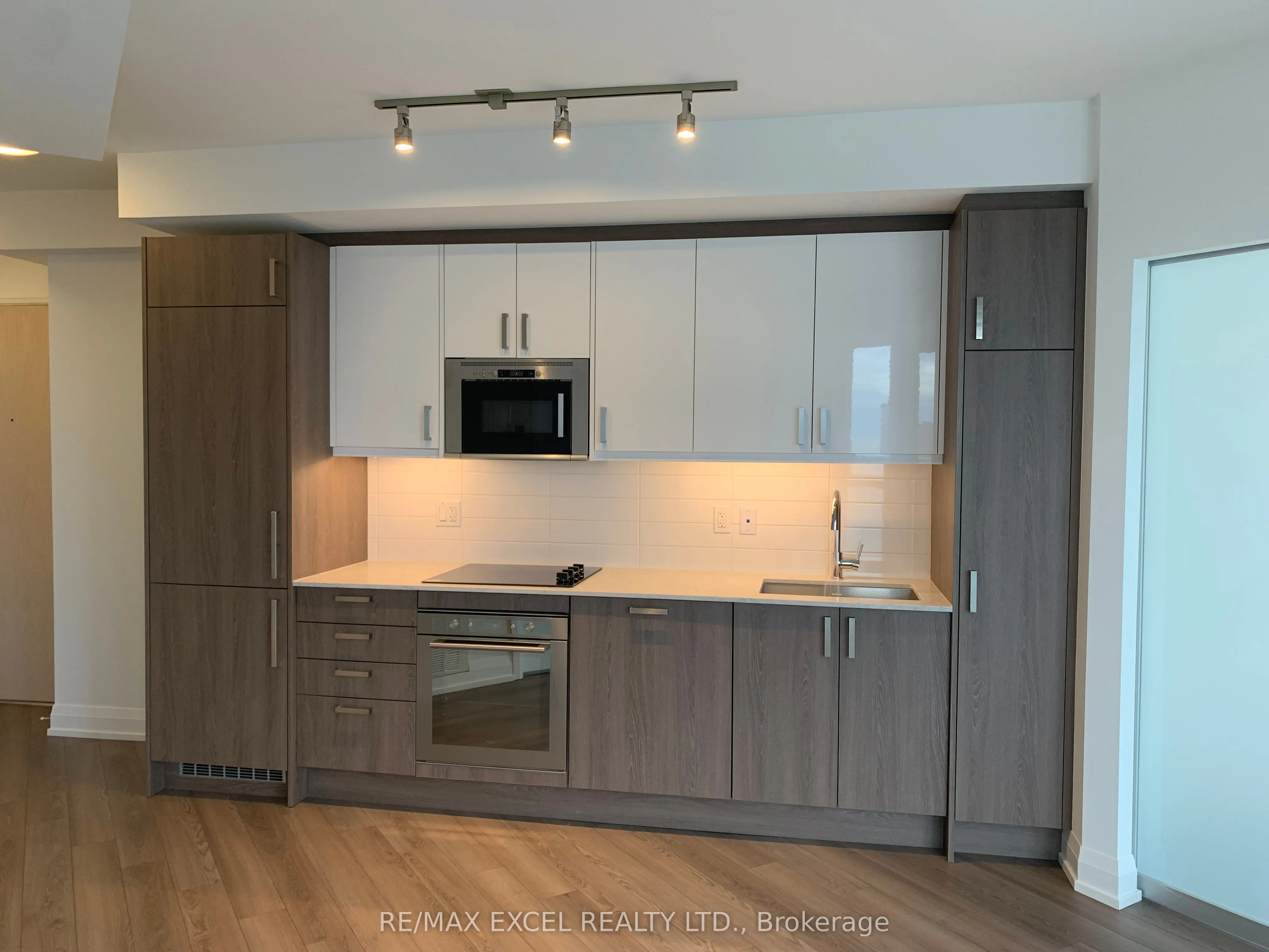 77 Mutual Street, #3502