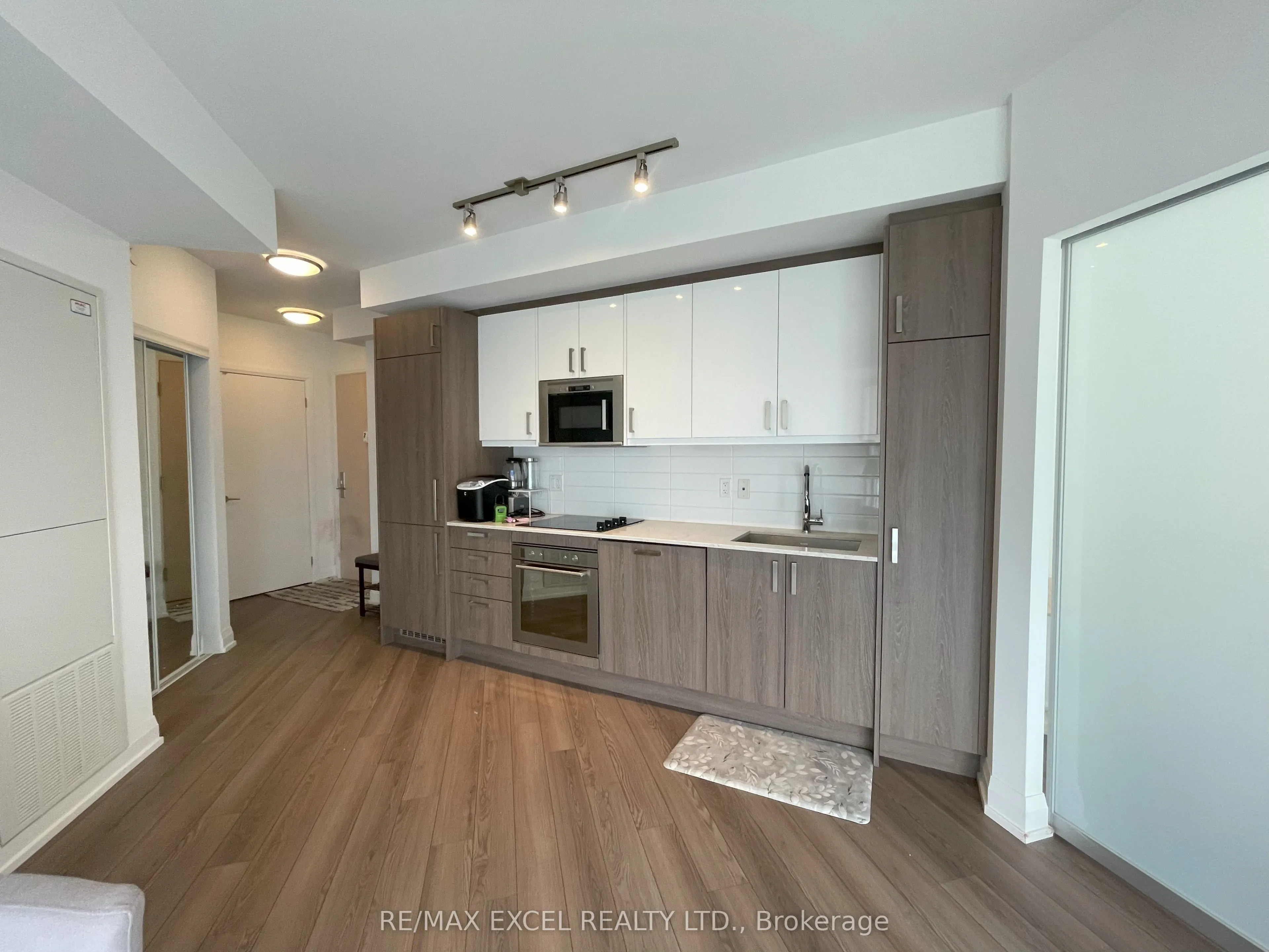 77 Mutual Street, #3502