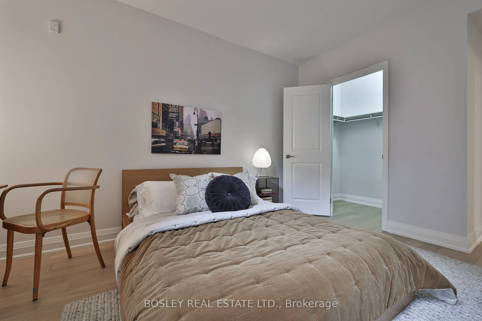 1430 Yonge Street, #201