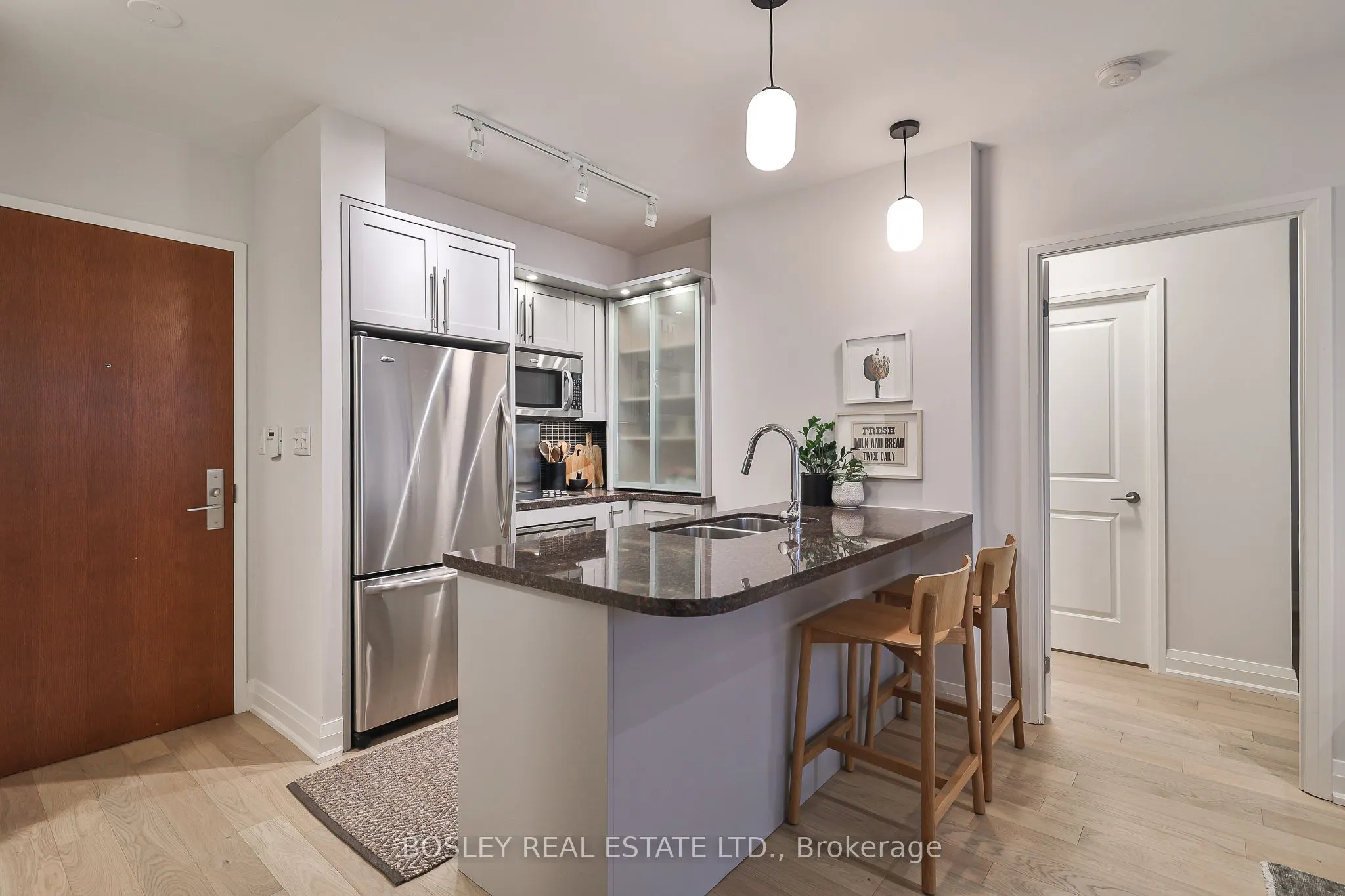 1430 Yonge Street, #201
