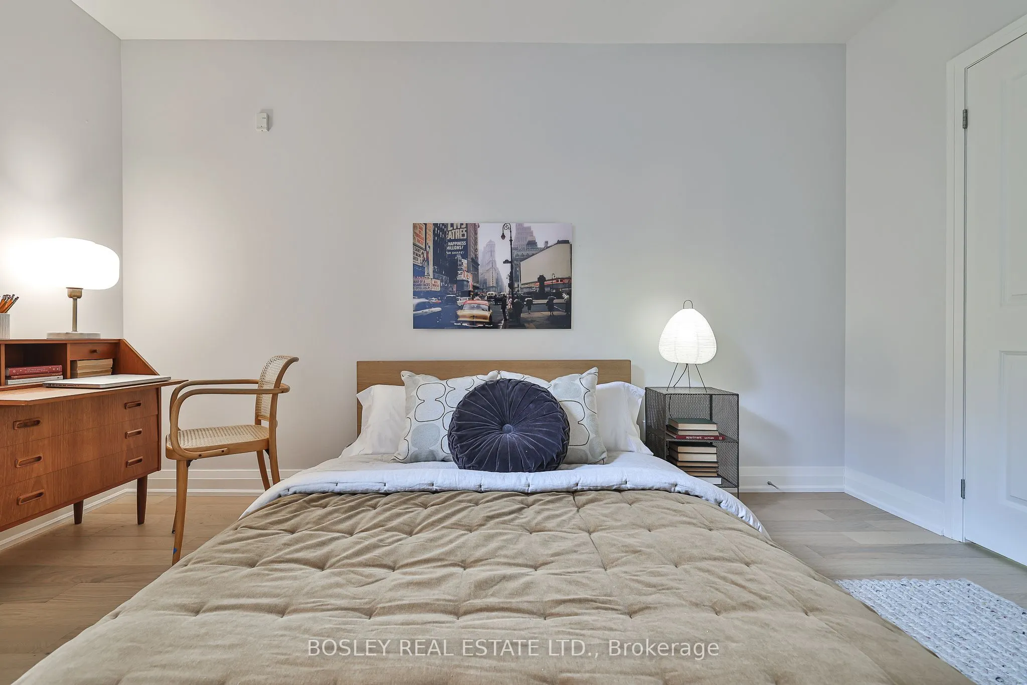 1430 Yonge Street, #201