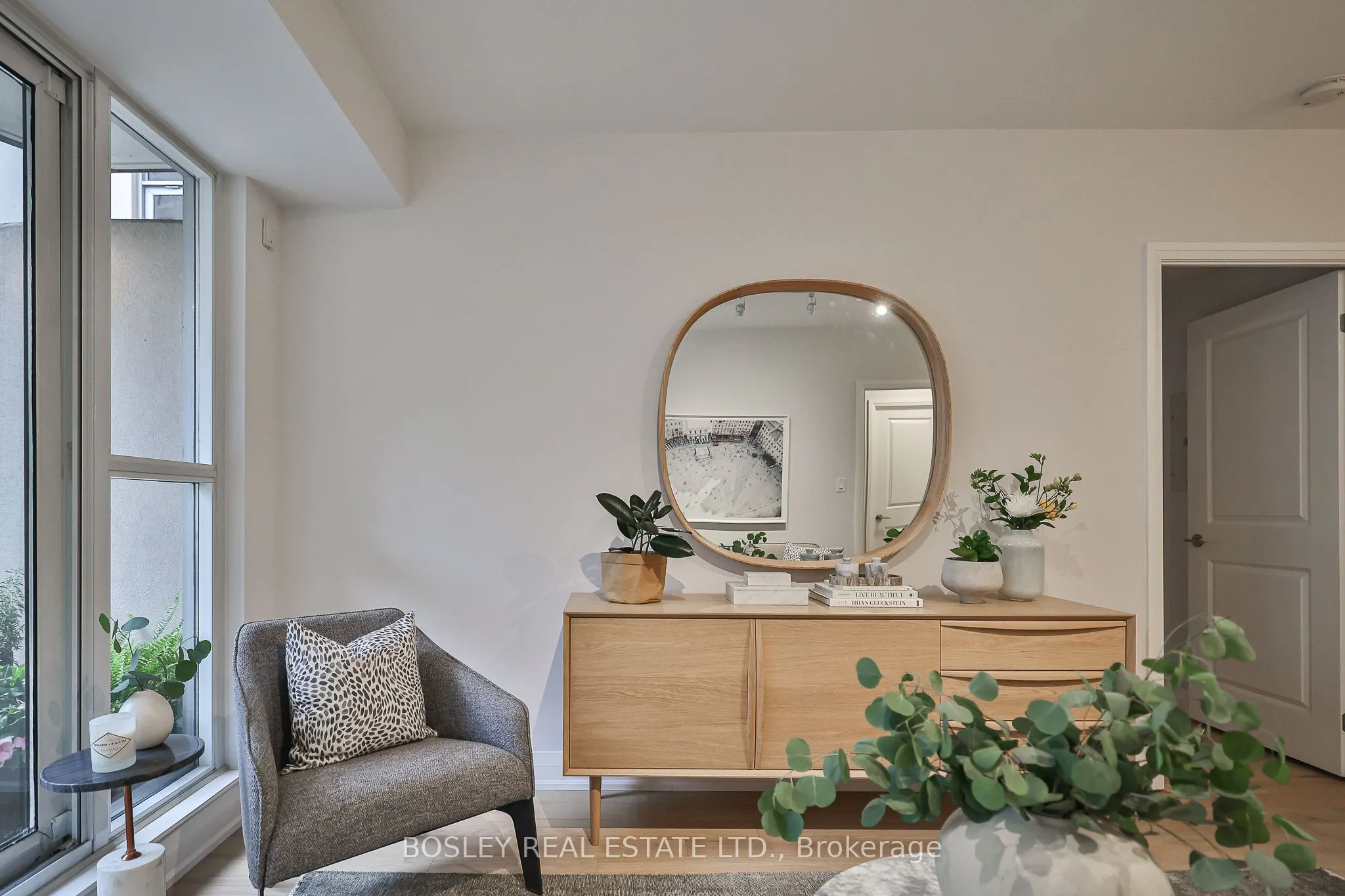 1430 Yonge Street, #201