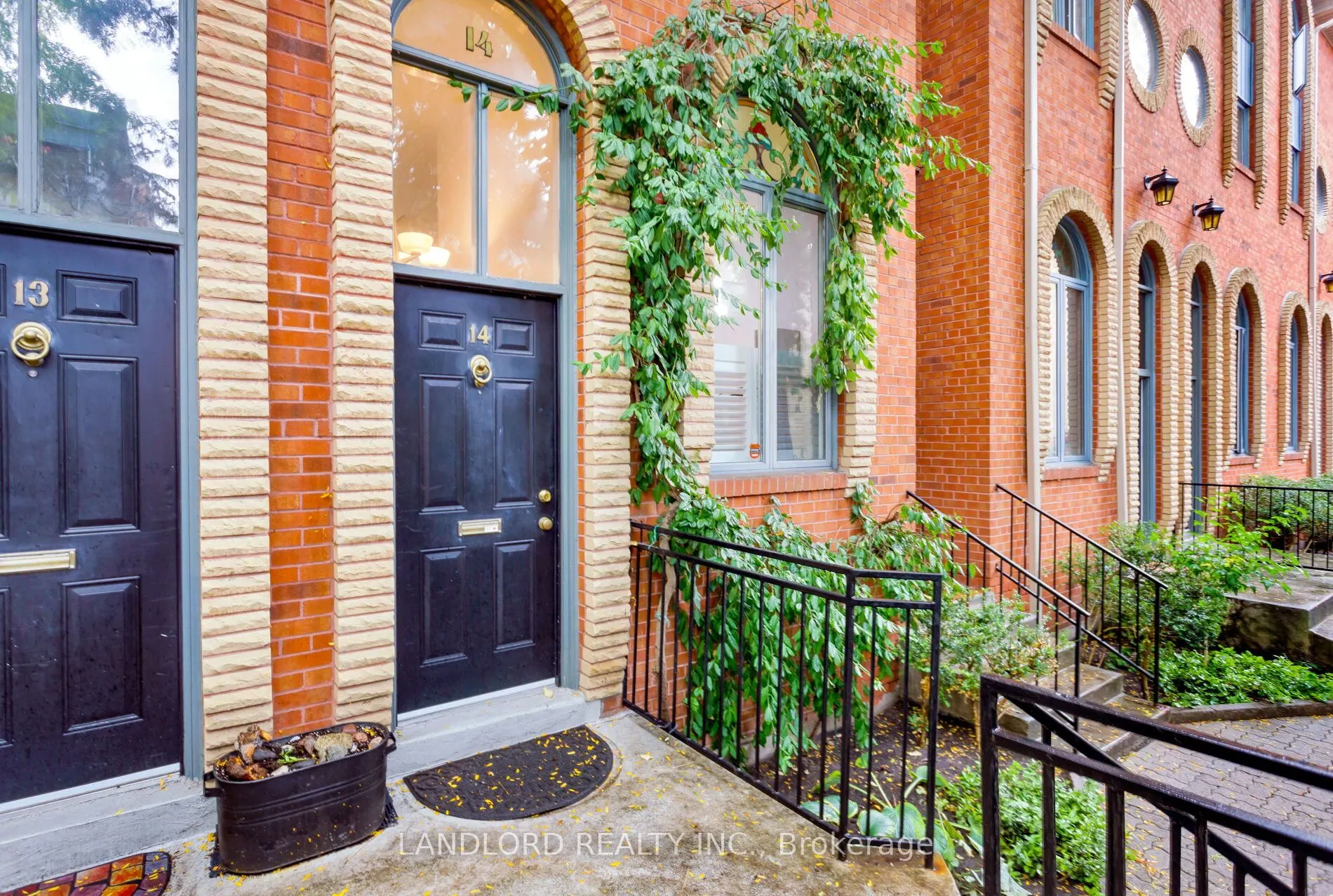 280 Sherbourne Street, #14