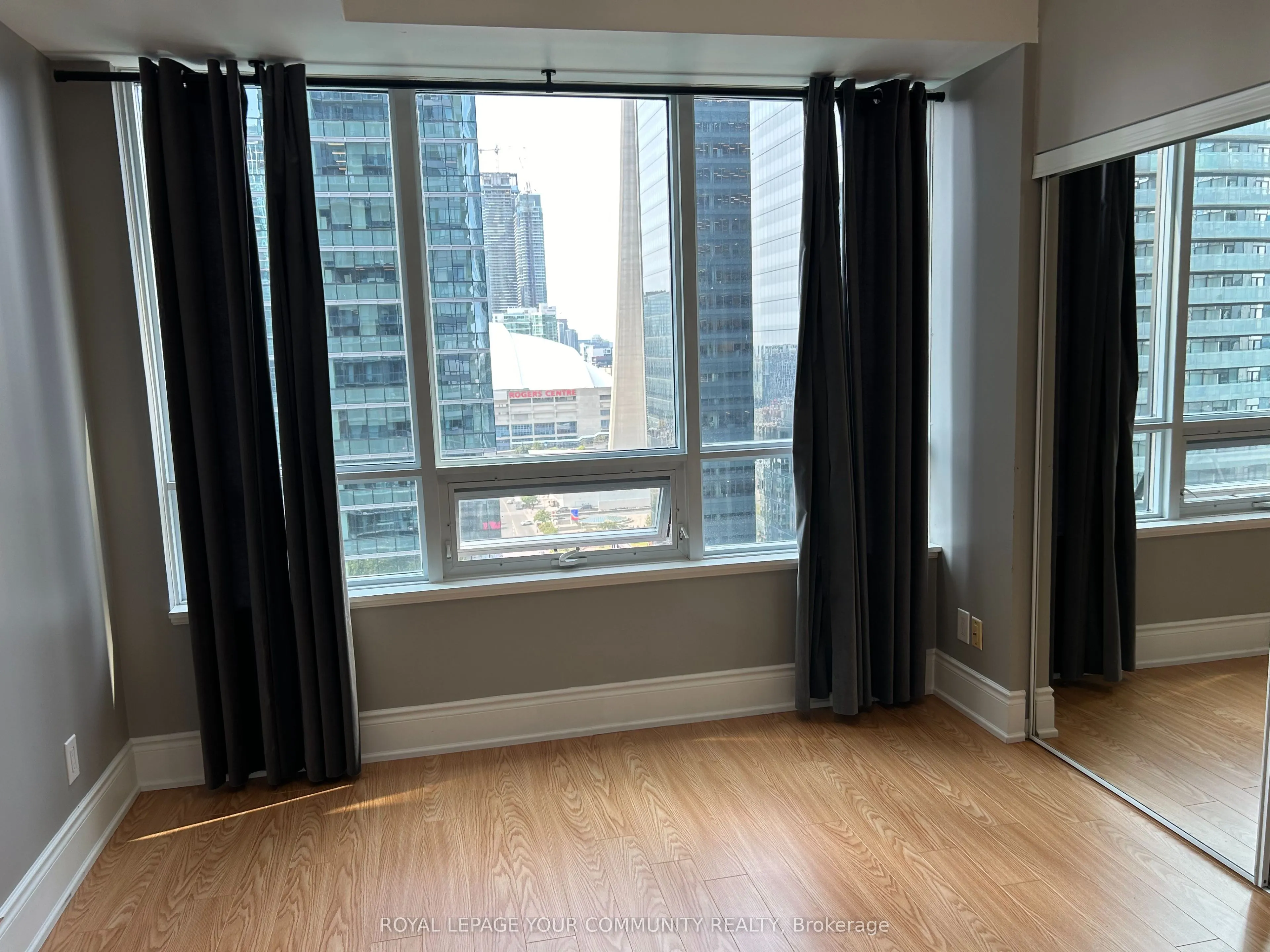 65 Bremner Boulevard, #2105