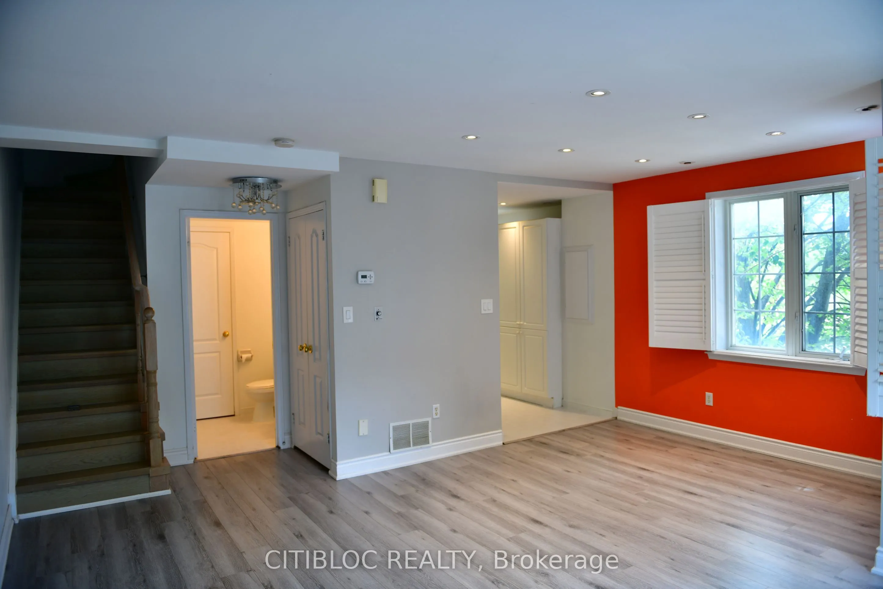 108 Finch Avenue W, #B2