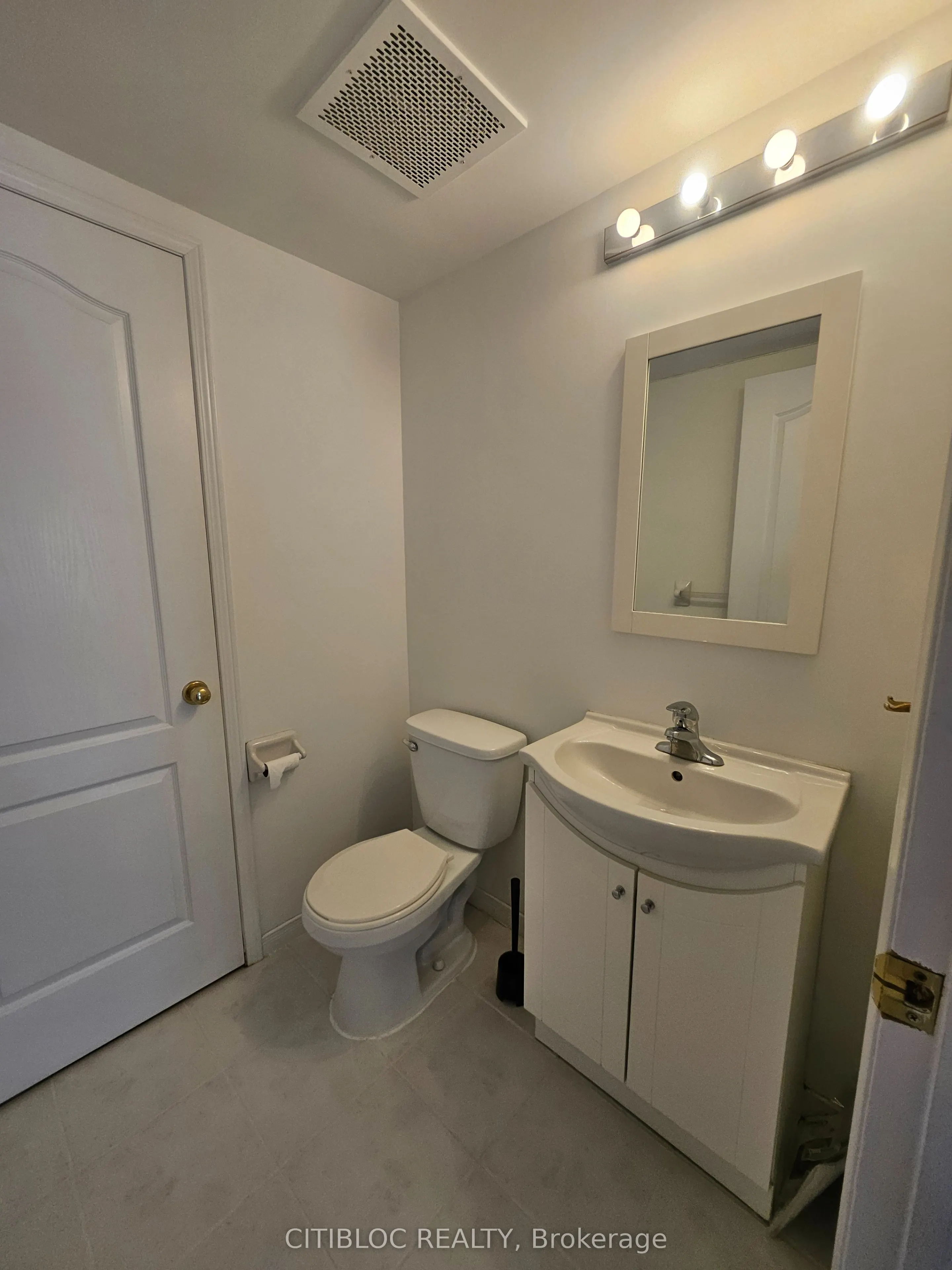 108 Finch Avenue W, #B2