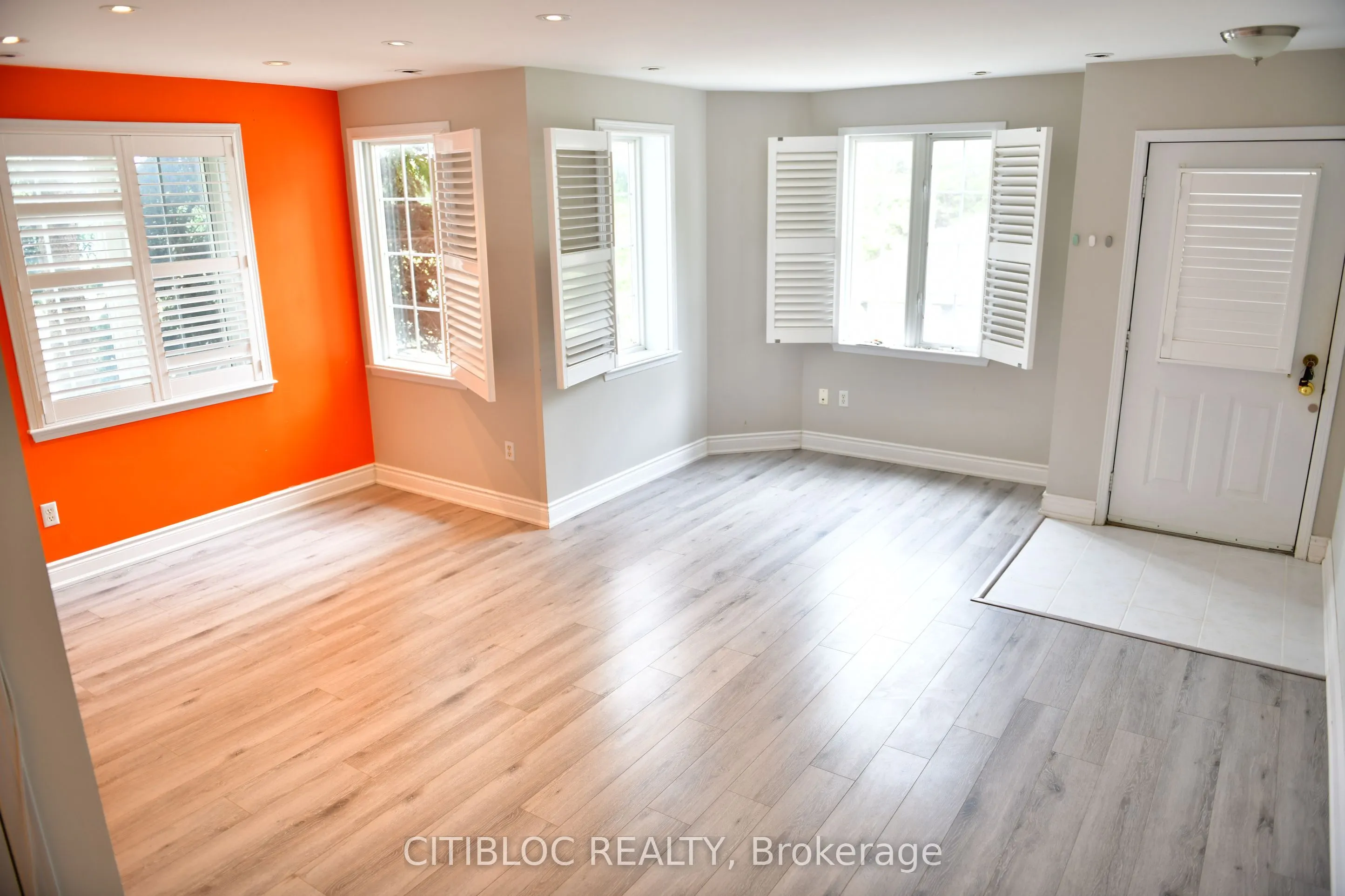 108 Finch Avenue W, #B2