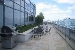 250 Wellington Street W, #734
