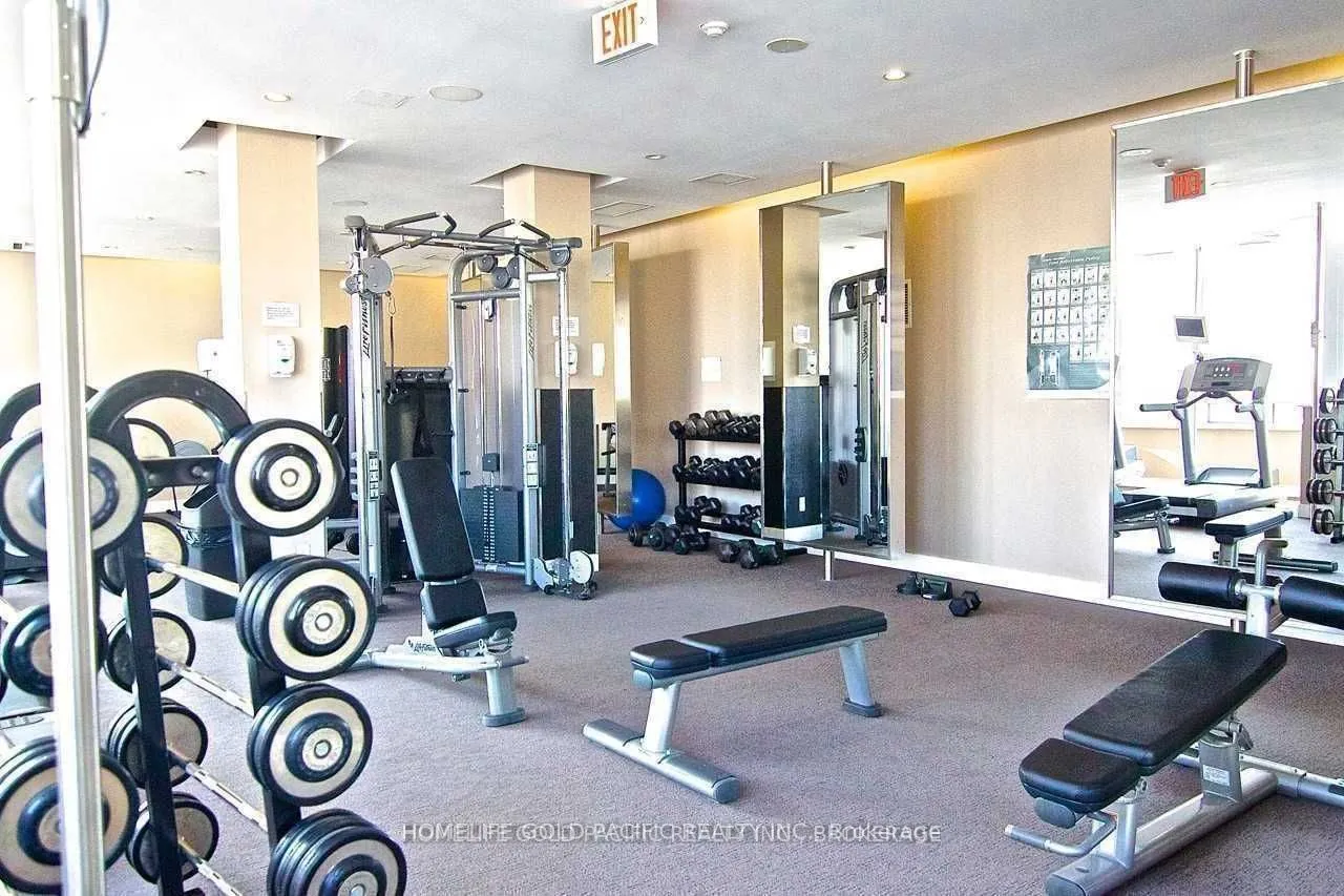 250 Wellington Street W, #734