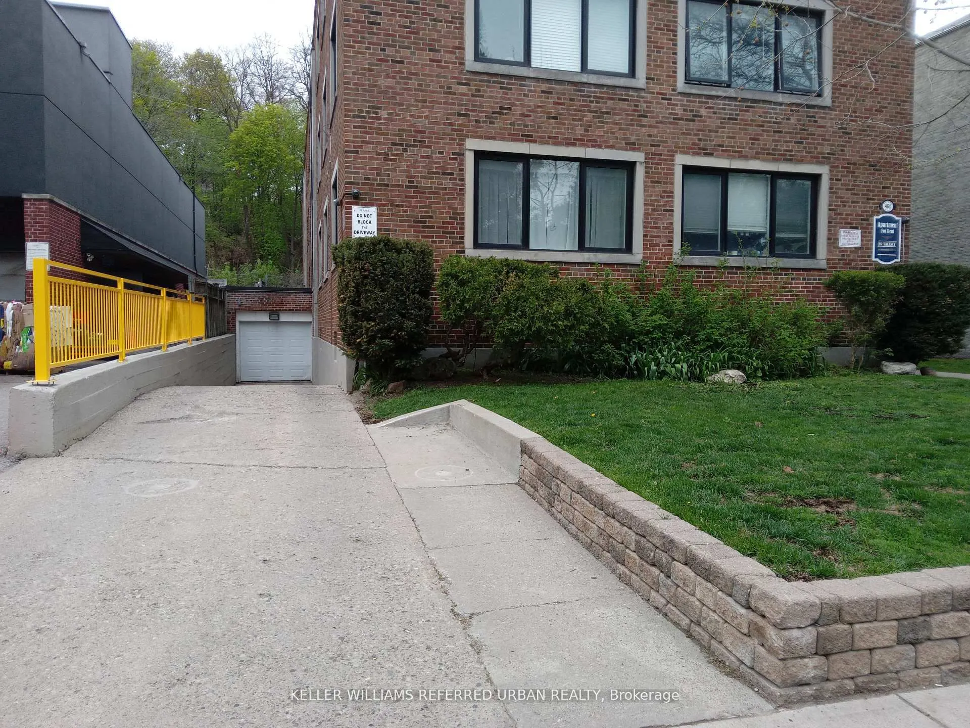 464 Summerhill Avenue E, #14