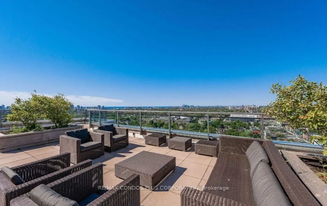 736 Spadina Avenue, #1003