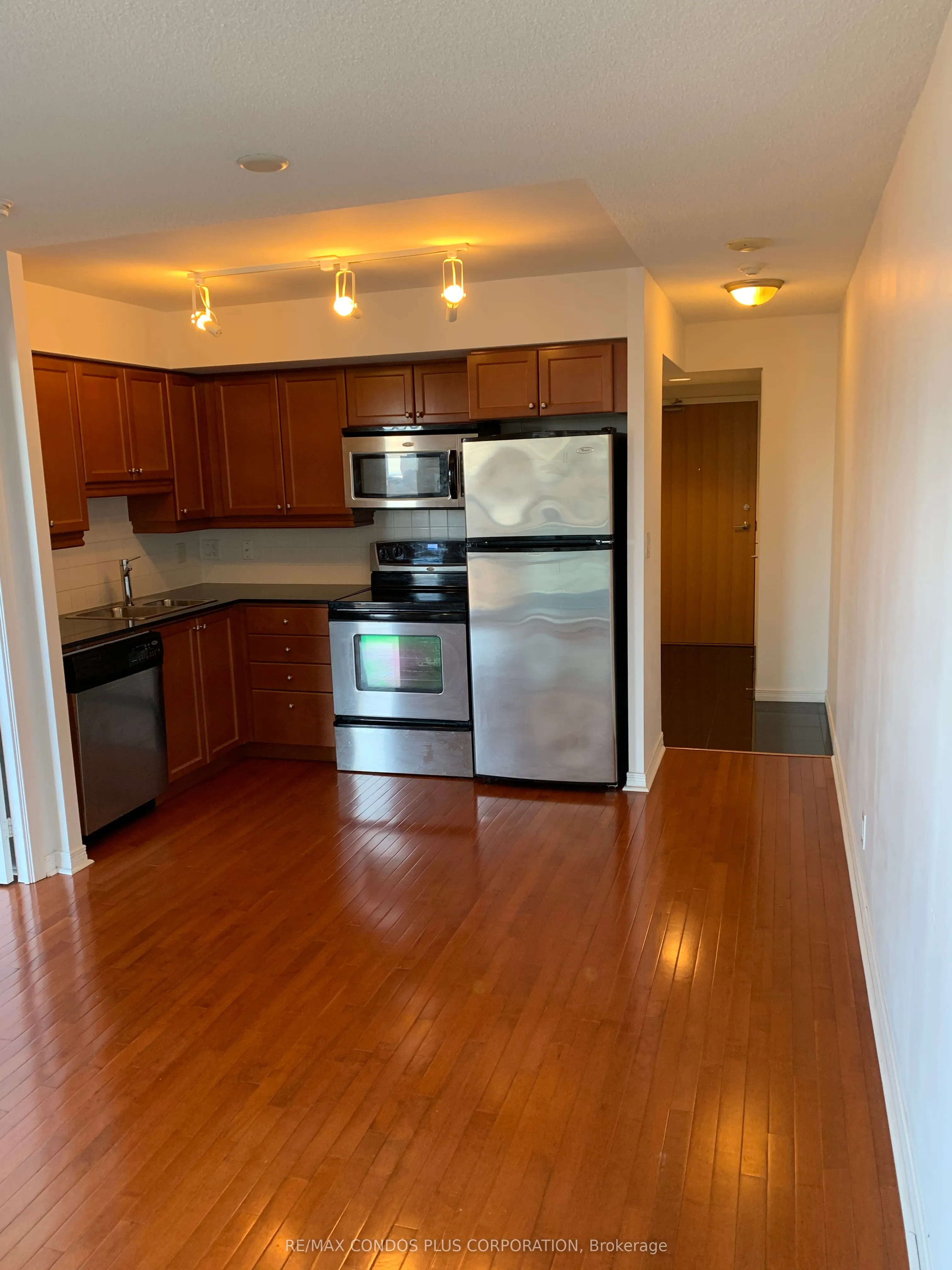 736 Spadina Avenue, #1003