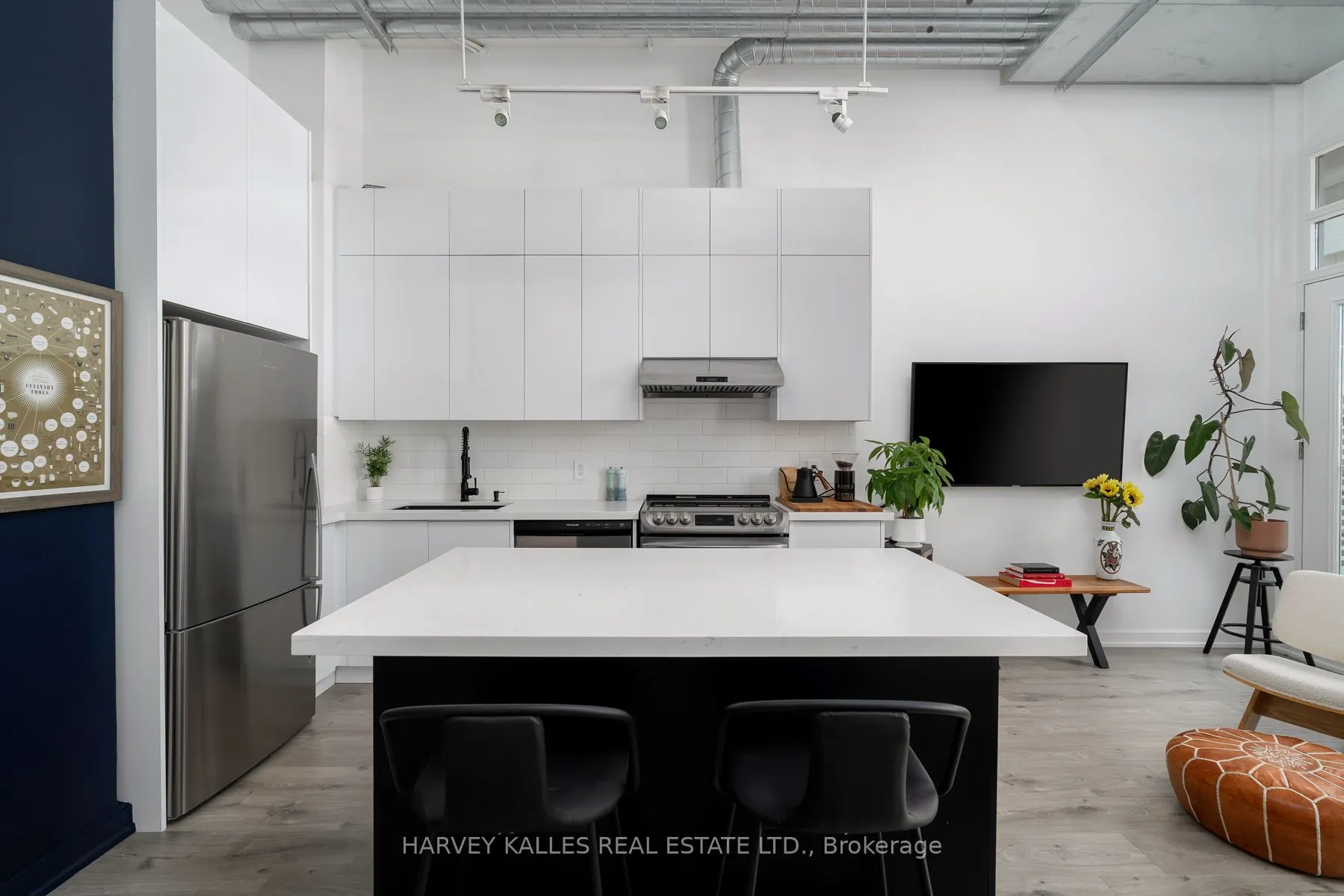 380 Macpherson Avenue, #317