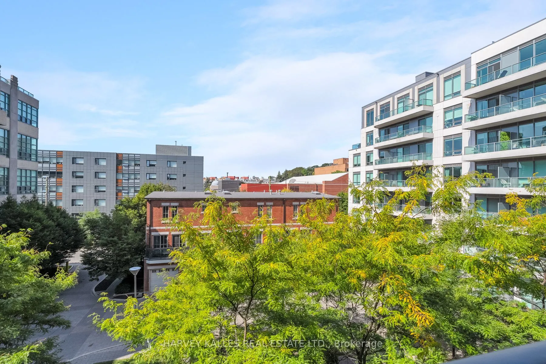 380 Macpherson Avenue, #317